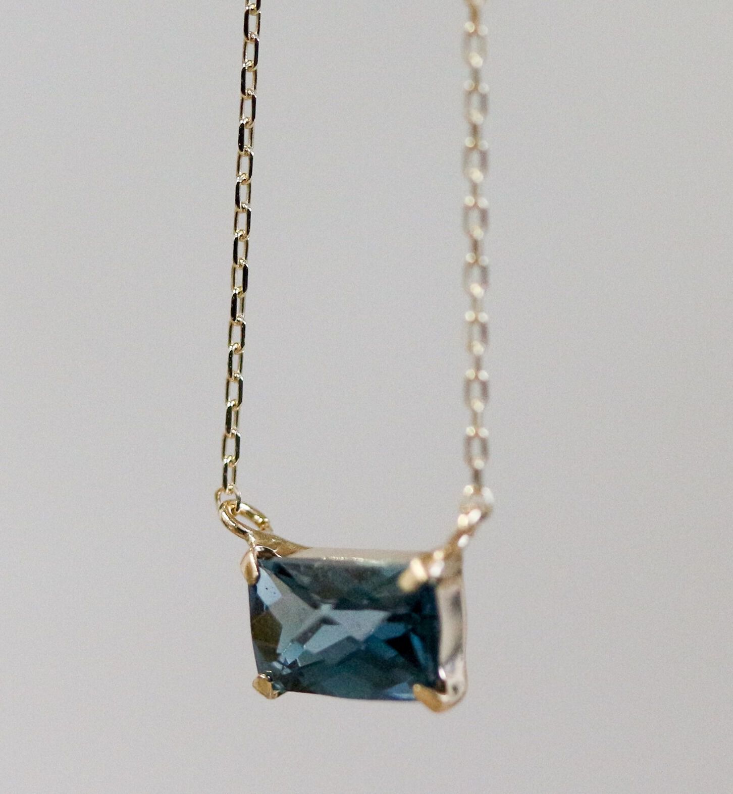  「ロンドンブルートパーズ レクタングル ネックレス | K10YG」|ネックレス|