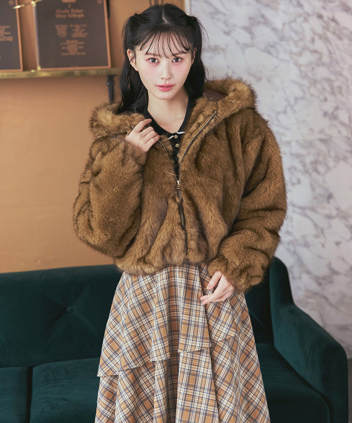 フォックスファーライクフーディショートジャケット（REDYAZEL