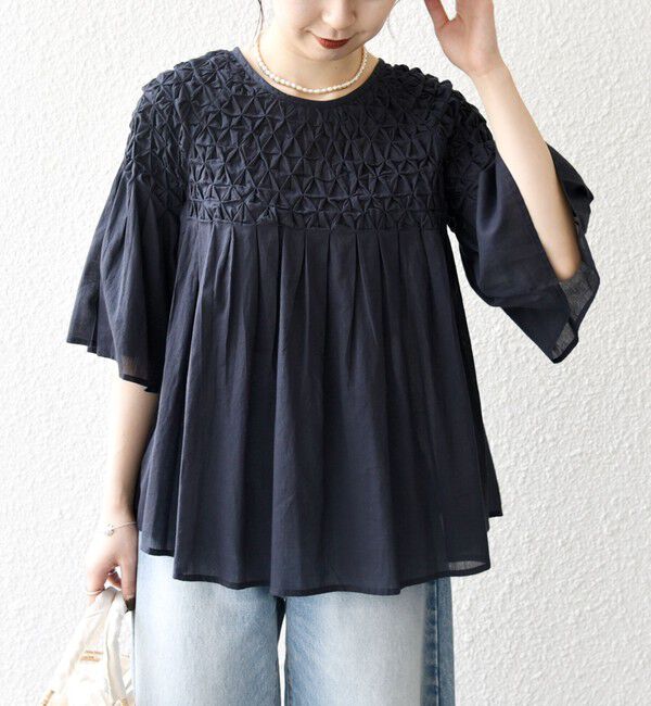 SHIPS any「SHIPS any:〈洗濯機可能〉ハンドスモッキング コットン フレア ブラウス」|シャツ・ブラウス|