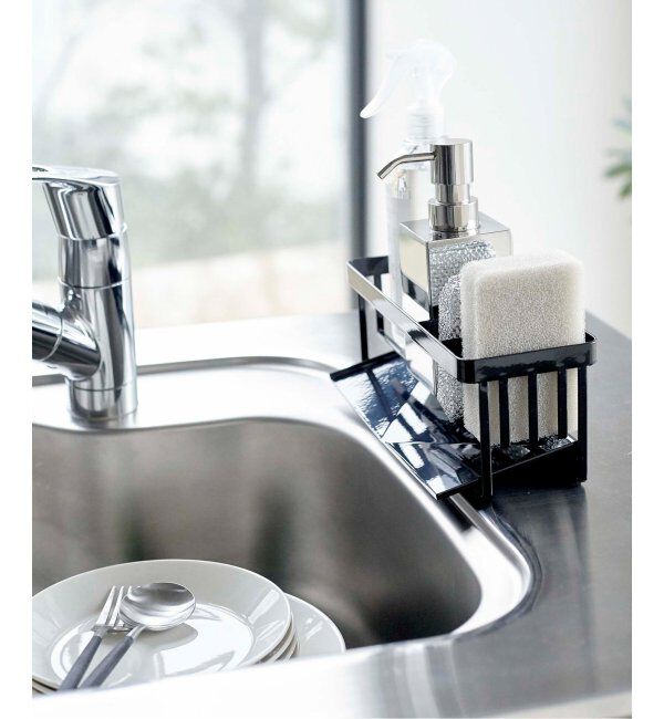 journal standard Furniture「《WEB限定予約》【tower/タワー】水が流れるスポンジ&ボトルホルダー」|食器・キッチングッズ|