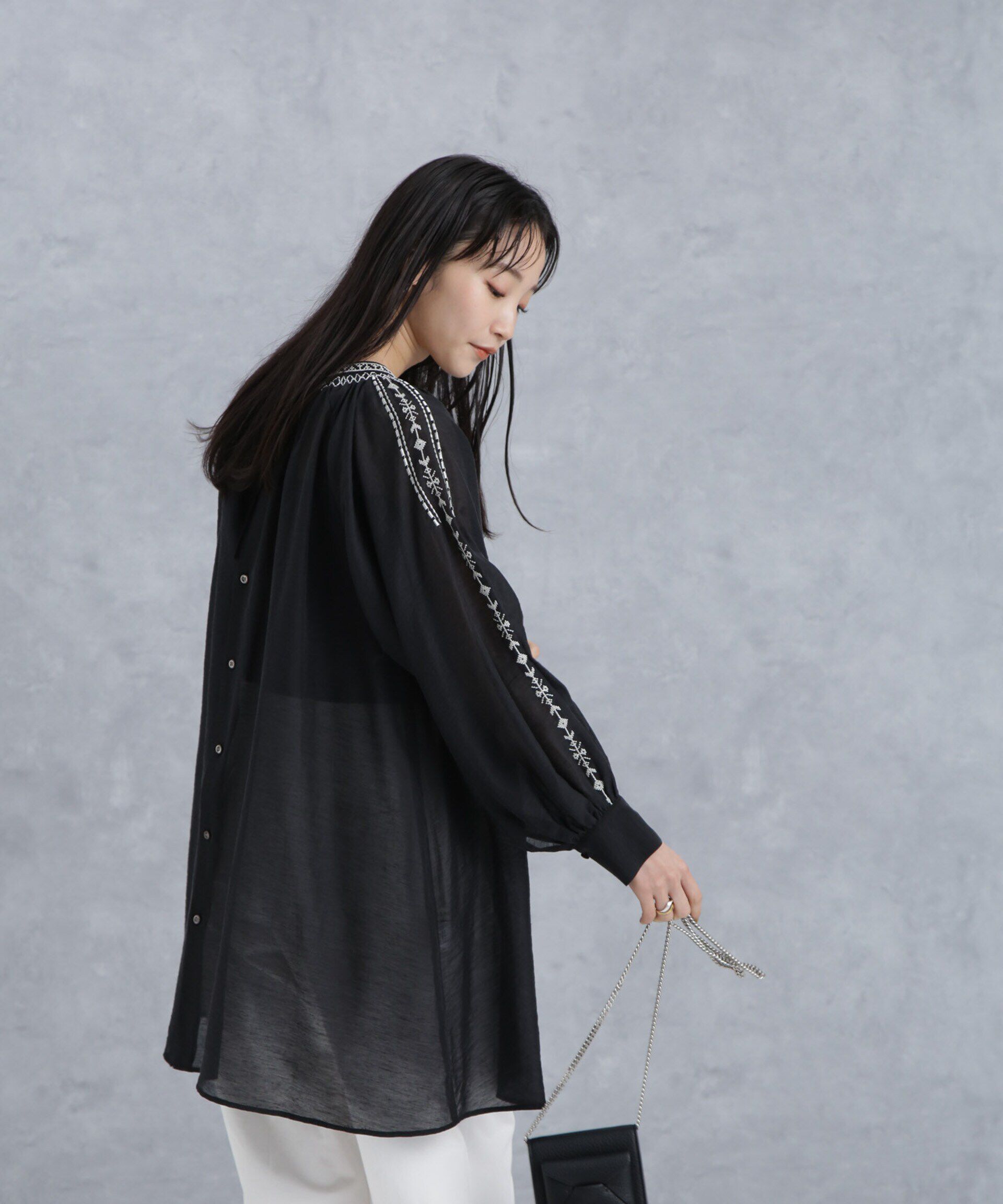 nano･universe「刺繍スモッキングギャザーチュニック」|シャツ・ブラウス|