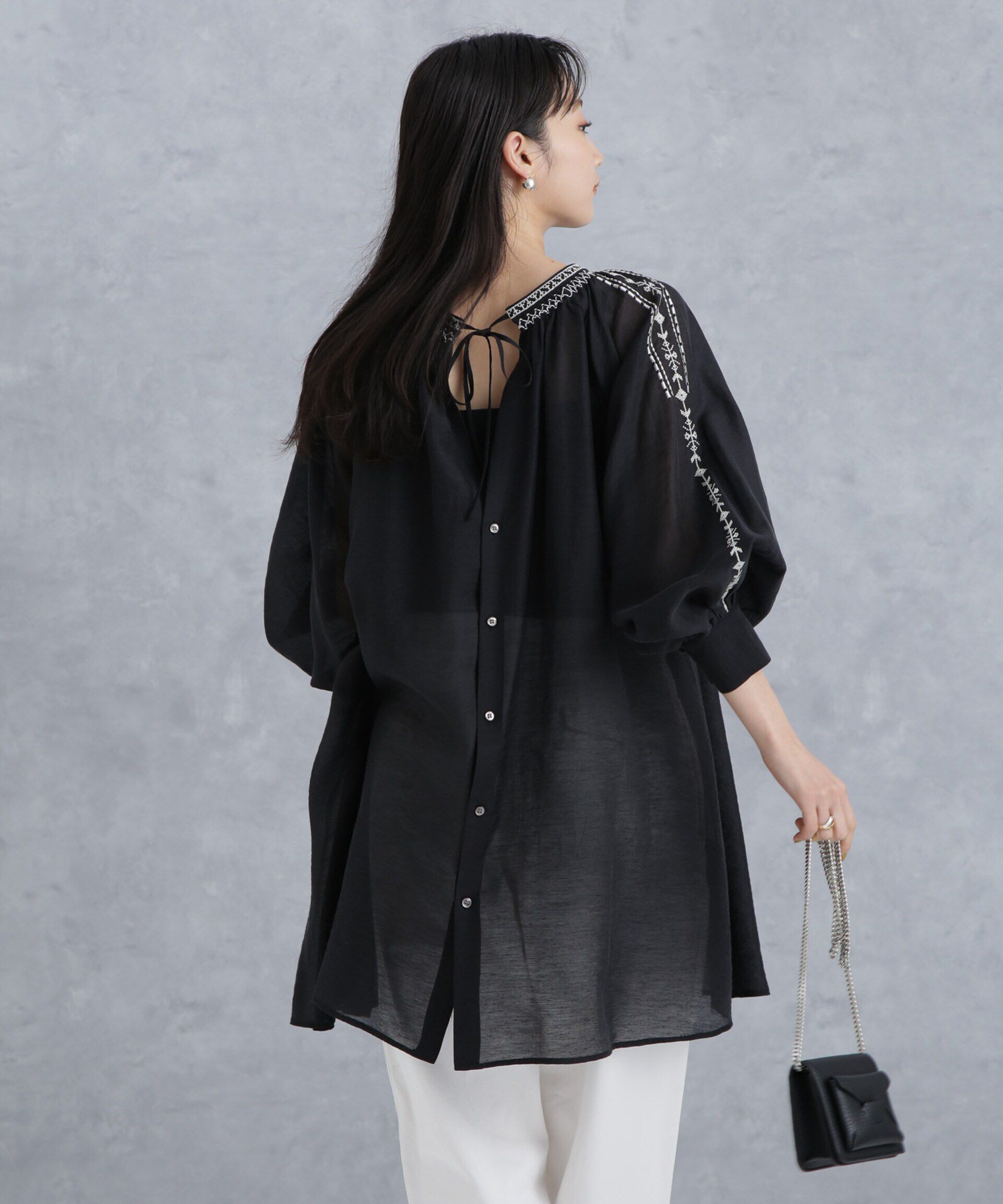 nano･universe「刺繍スモッキングギャザーチュニック」|シャツ・ブラウス|