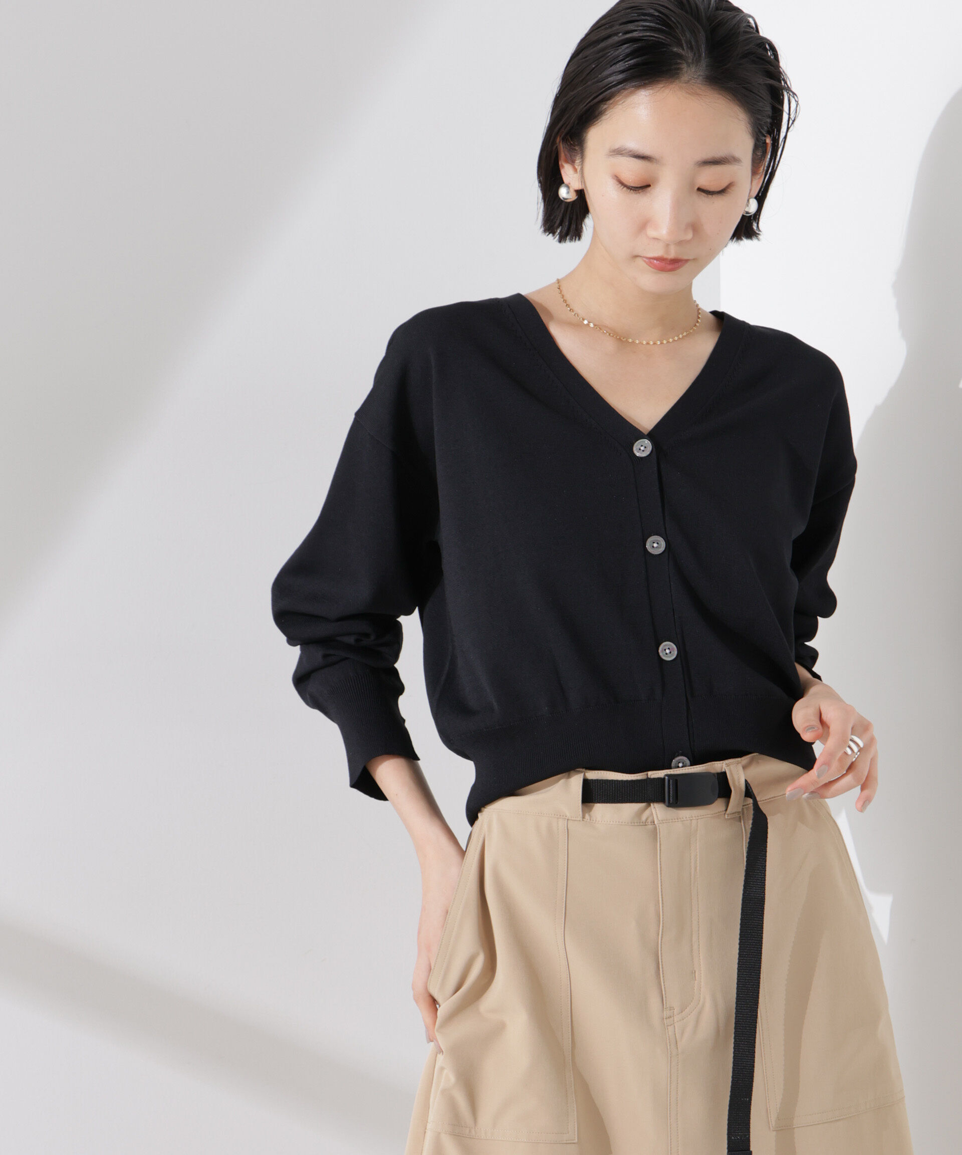 nano･universe「洗濯機洗い可UVカット接触冷感justVネックカーディガン」|ニット・セーター|ブラック