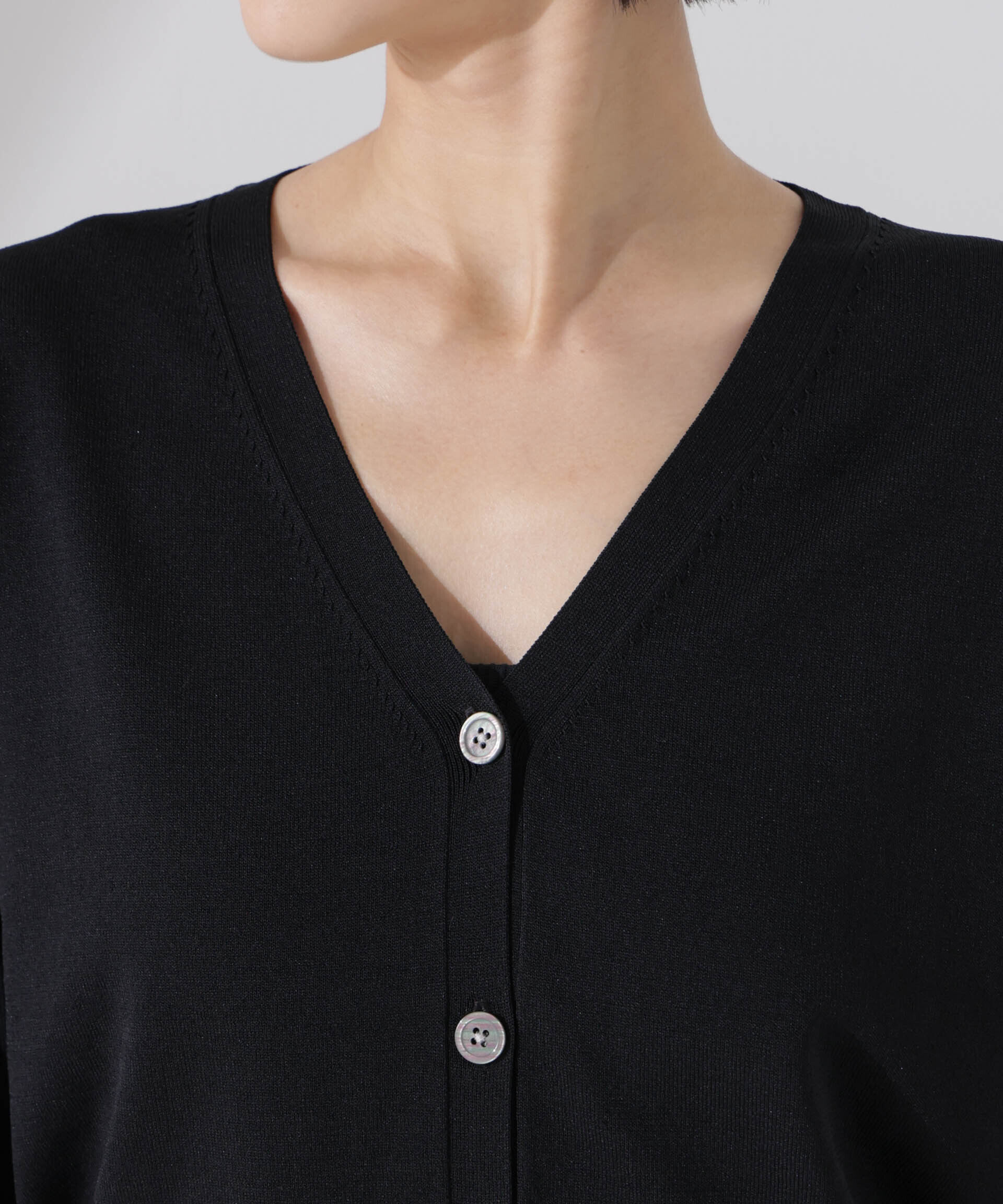 nano･universe「洗濯機洗い可UVカット接触冷感justVネックカーディガン」|ニット・セーター|