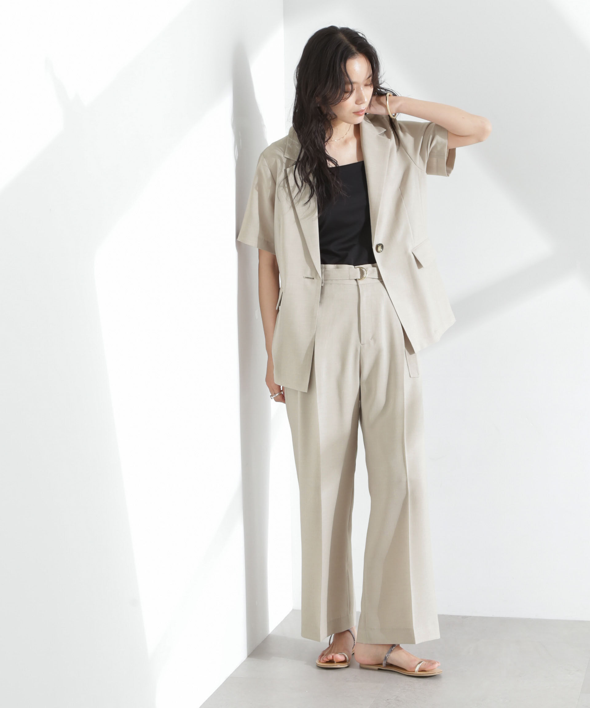 nano･universe「メランジドライ ベルト付きタックワイドパンツ(セットアップ可)」|チノ|