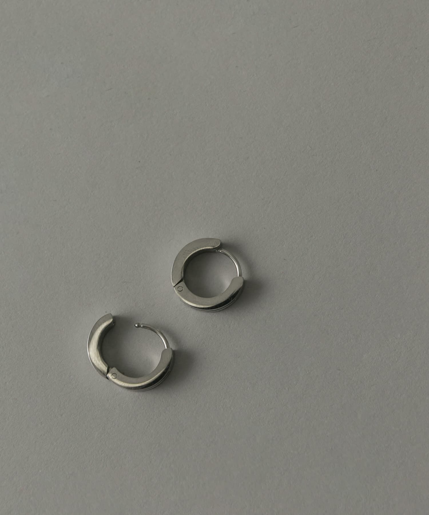 SMELLY「ステンレスラインフープピアス」|ピアス|