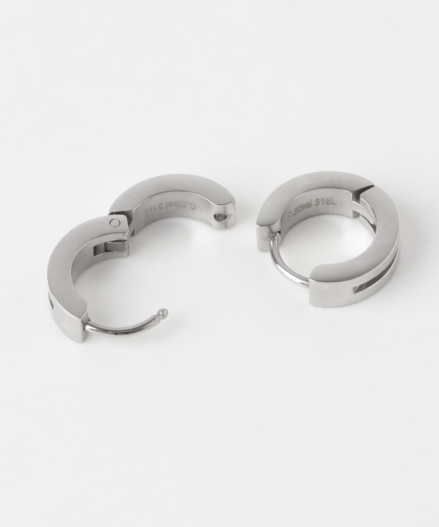 SMELLY「ステンレスラインフープピアス」|ピアス|