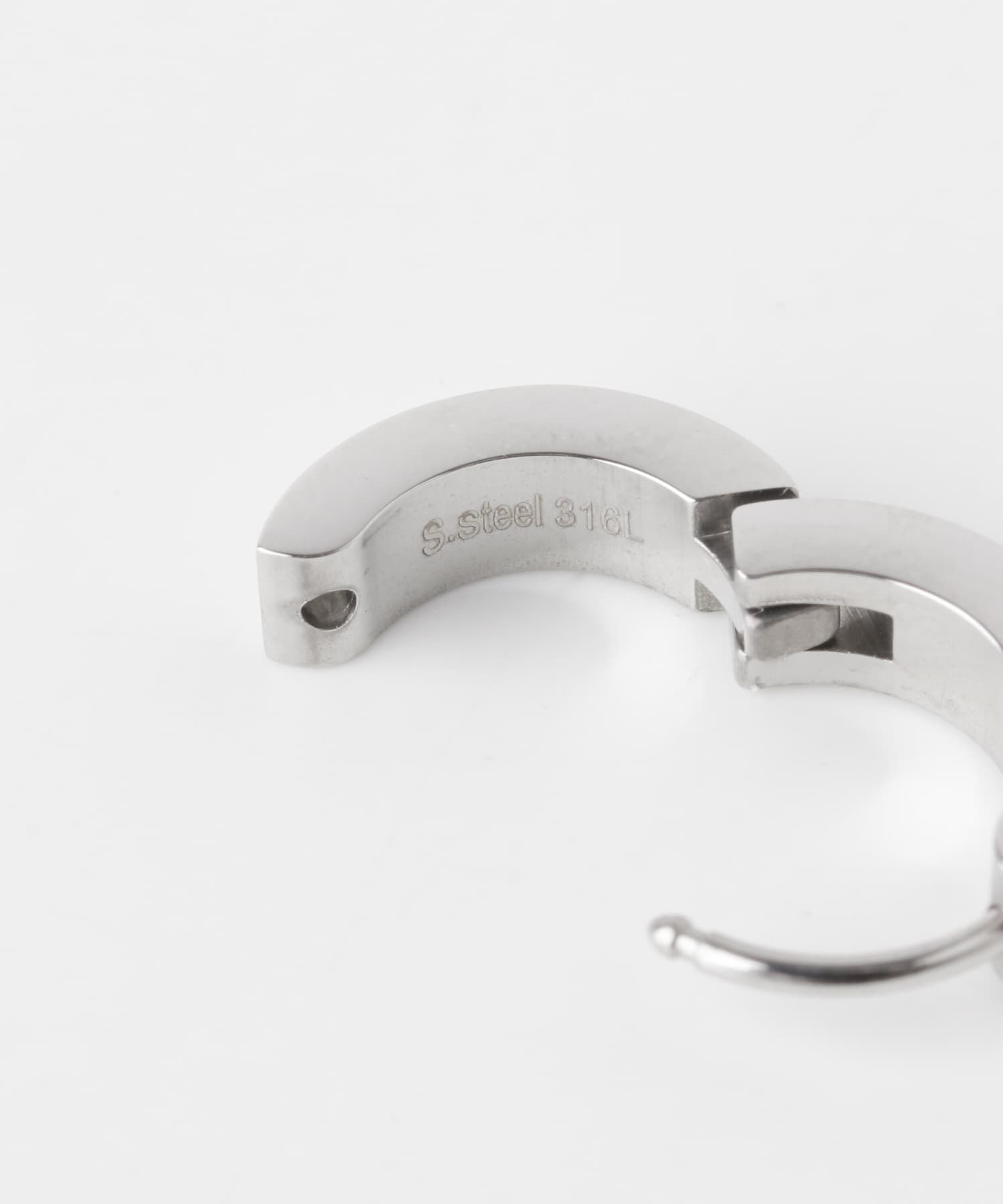 SMELLY「ステンレスラインフープピアス」|ピアス|