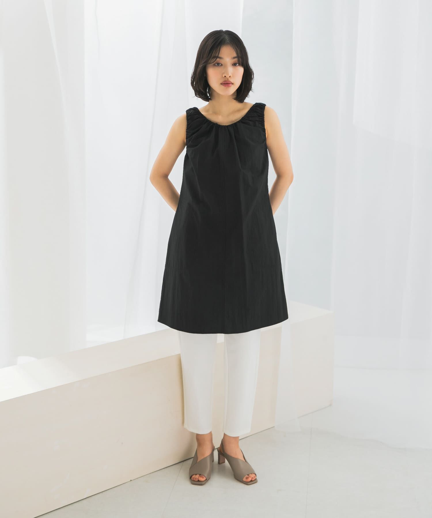 URBAN RESEARCH ROSSO「le　SHIRRING MIDI ONE-PIECE」|ワンピース|ブラック