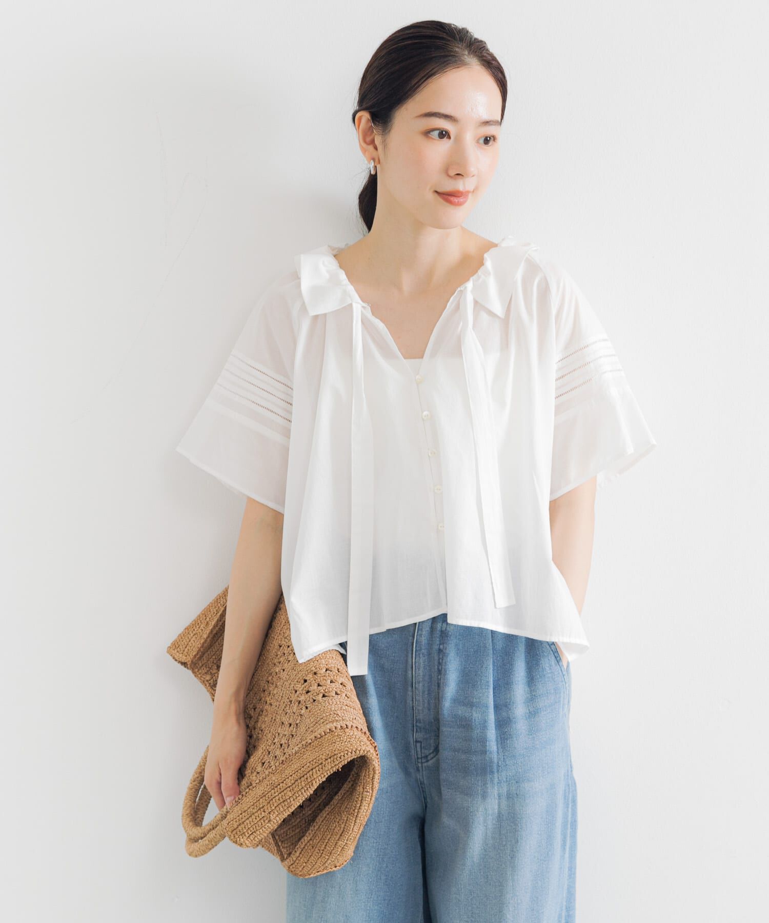 URBAN RESEARCH「ハーフスリーブフリルカラーブラウス」|シャツ・ブラウス|