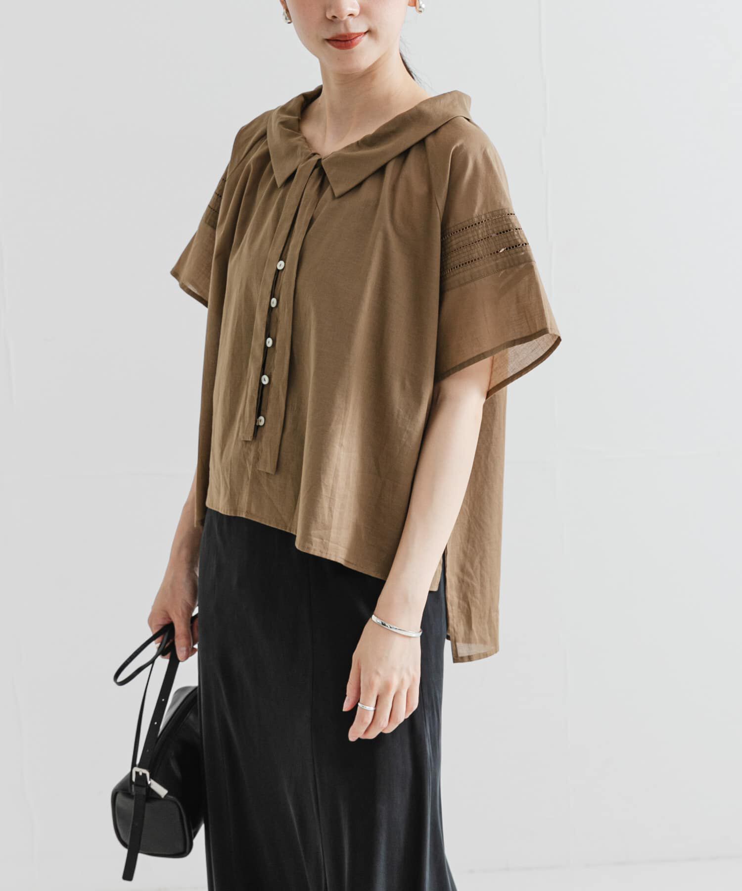 URBAN RESEARCH「ハーフスリーブフリルカラーブラウス」|シャツ・ブラウス|