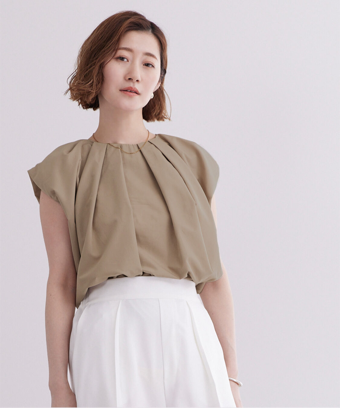 ur's「タックネックボリュームショルダートップス」|シャツ・ブラウス|