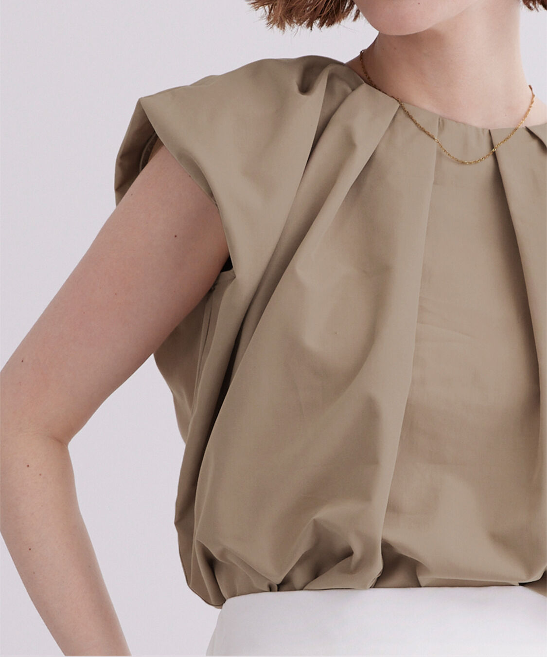 ur's「タックネックボリュームショルダートップス」|シャツ・ブラウス|