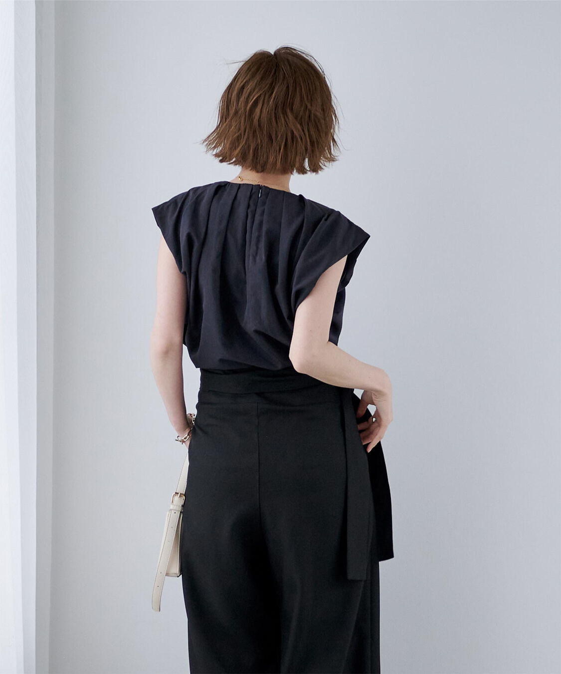 ur's「タックネックボリュームショルダートップス」|シャツ・ブラウス|