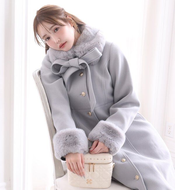  「【サイズ展開あり】襟/袖ファーマルチリボンロングコート」|その他|