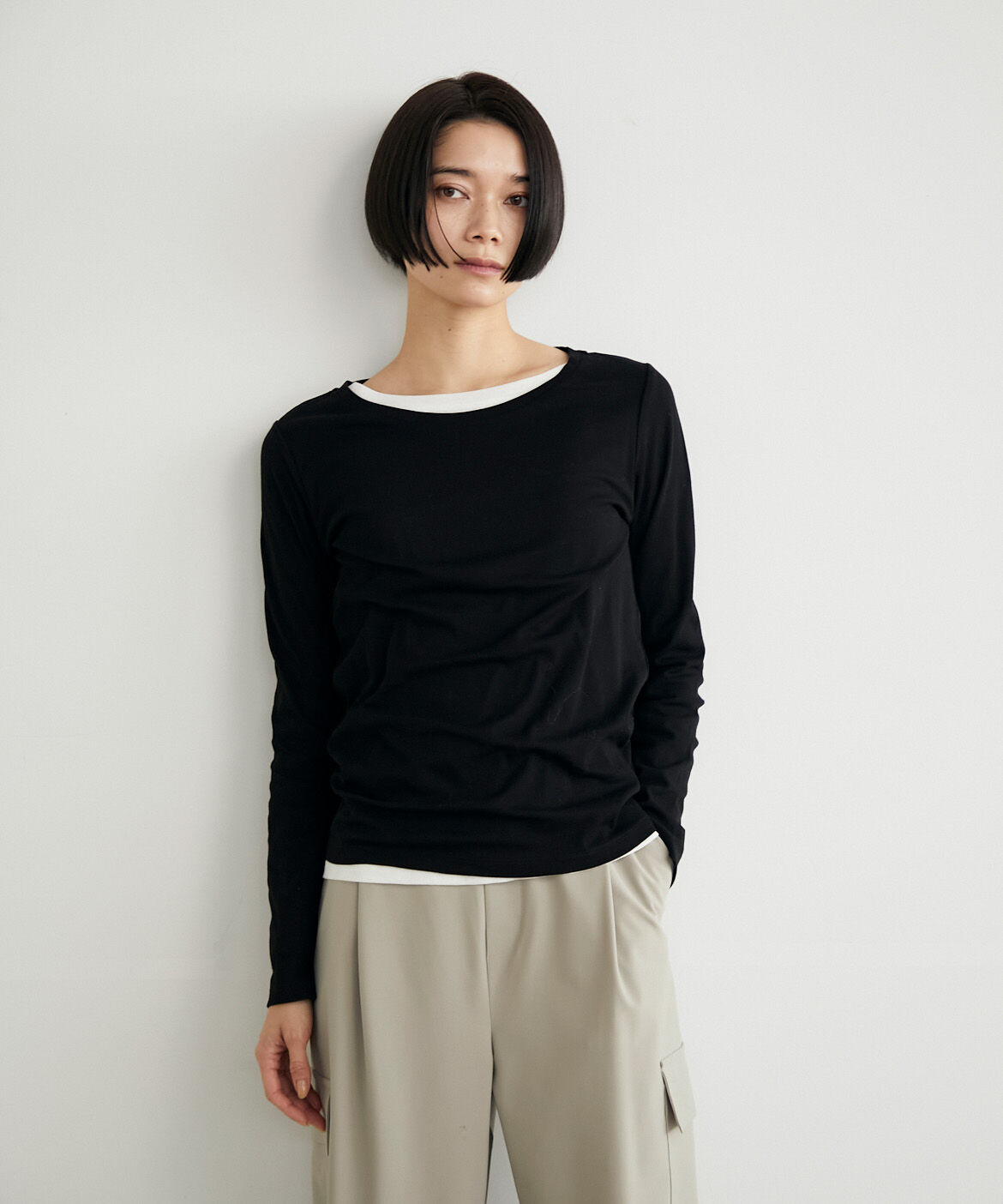 INED「コットンクルーネックシアーロングTシャツ」|Tシャツ・カットソー|ブラック