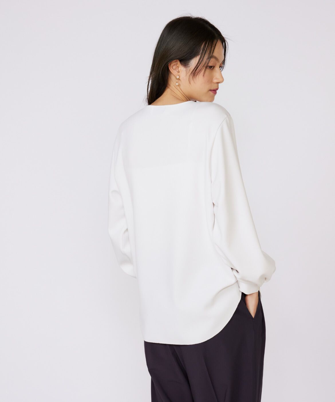 INED「《大きいサイズ》ボリュームスリーブスキッパーブラウス」|Tシャツ・カットソー|