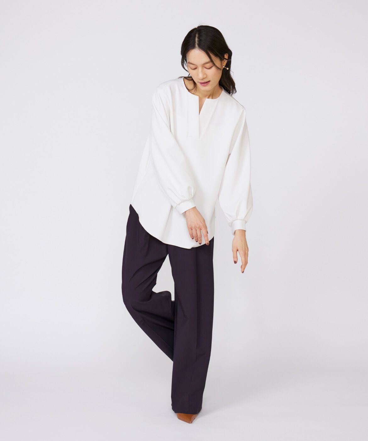 INED「《大きいサイズ》ボリュームスリーブスキッパーブラウス」|Tシャツ・カットソー|