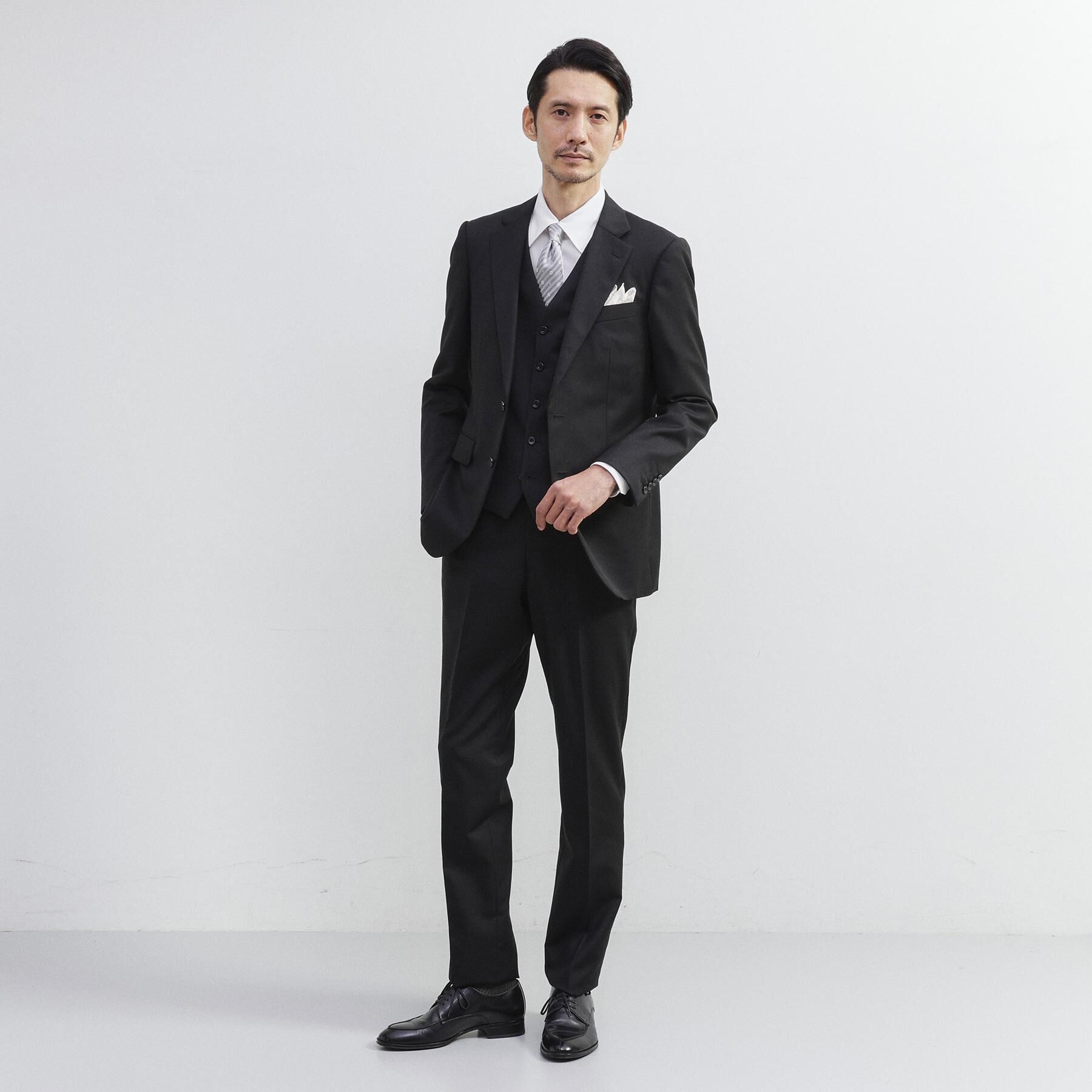 TAKEO KIKUCHI「【冠婚葬祭】無地 サージスーツ/3ピース対応可」|スーツ|ブラック(019)