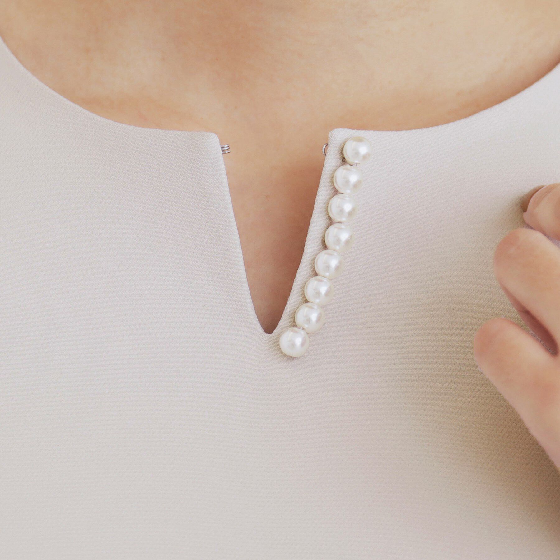 index「＜通勤・セレモニー対応＞キーネックパール調フレアワンピース【洗濯機洗い可/イージーアイロン】」|ワンピース|