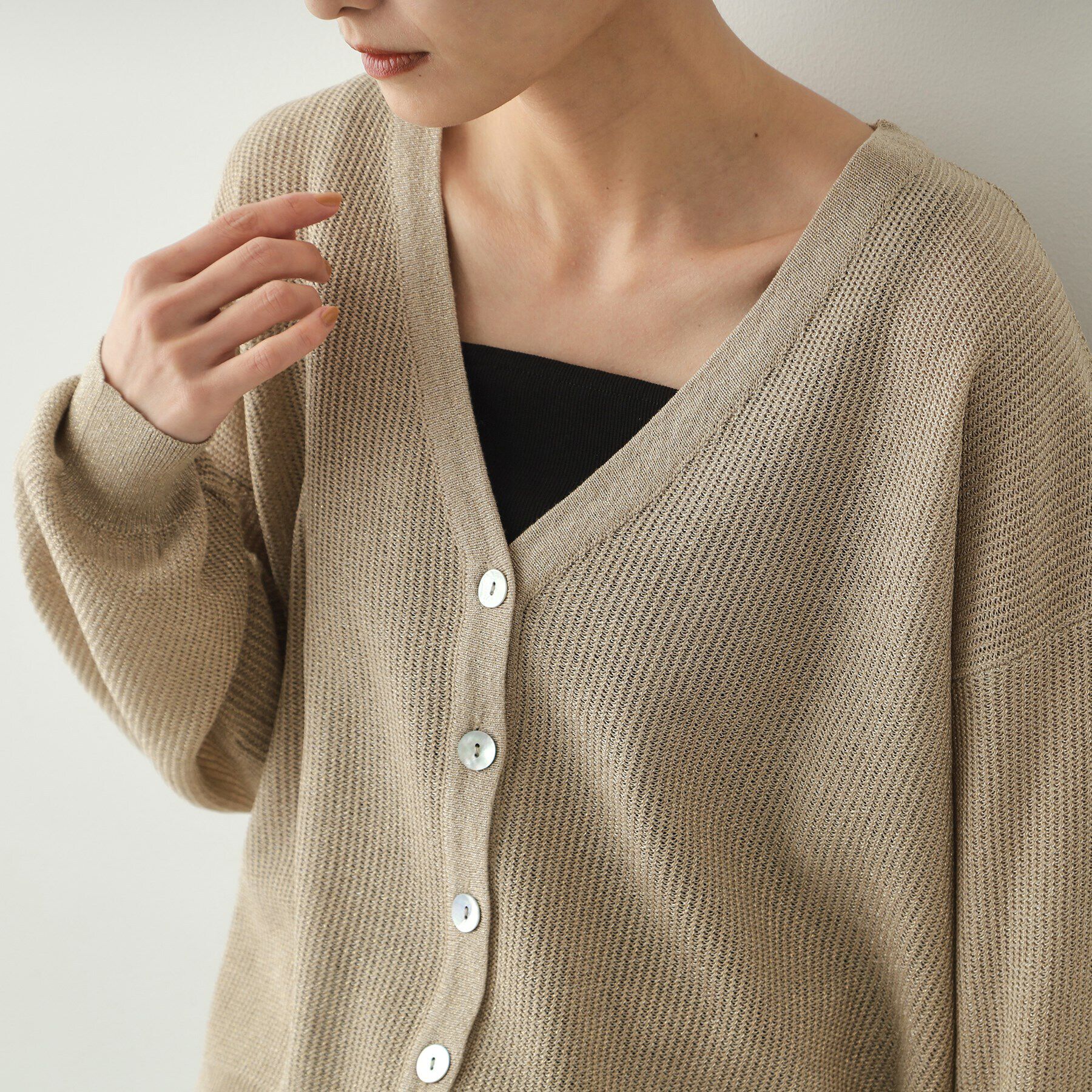 OPAQUE.CLIP「ラメメッシュVネックニットカーディガン【洗濯機洗い可/抗ピル】」|カーディガン|