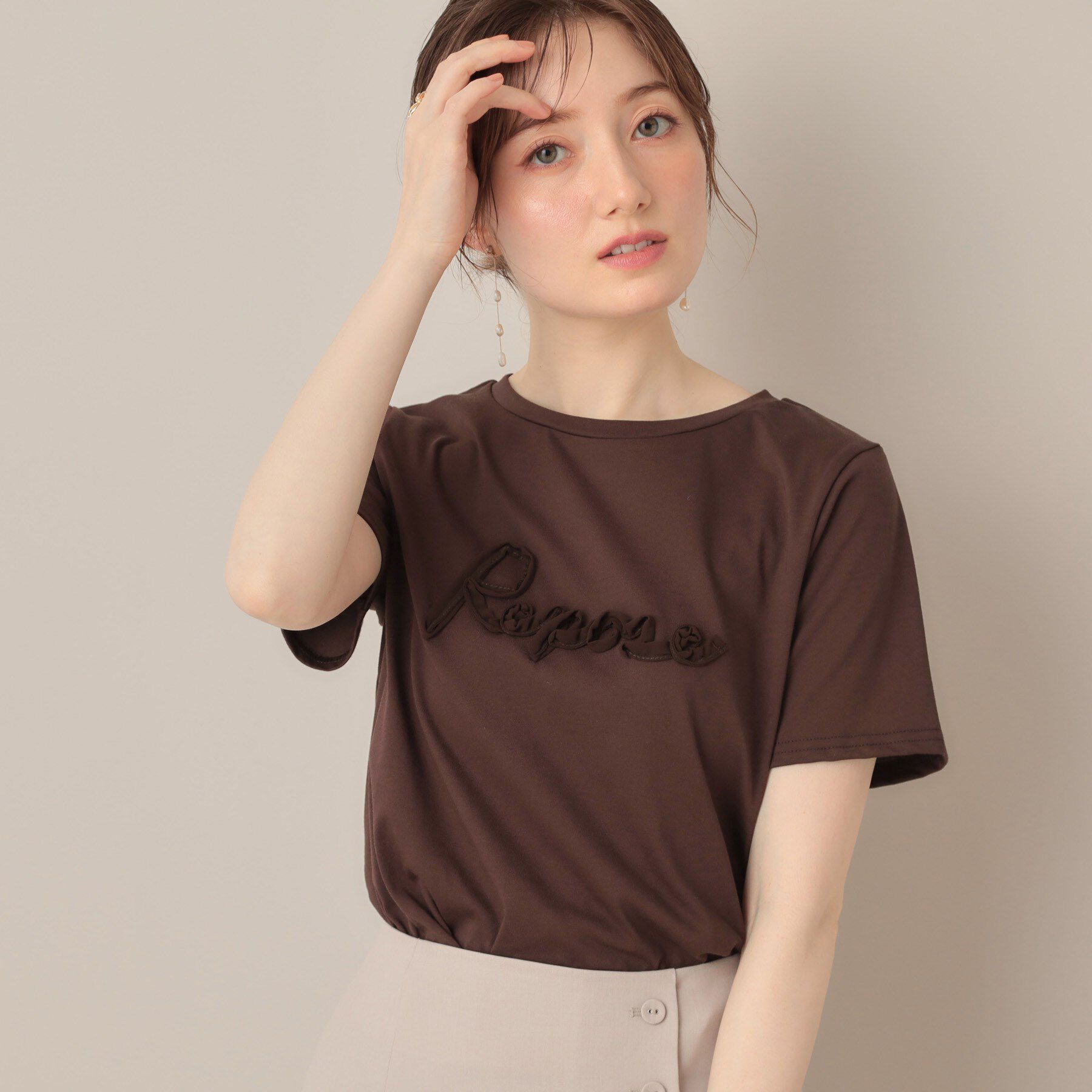 Couture broach「テープ刺繍ロゴT」|Tシャツ・カットソー|ブラウン(044)