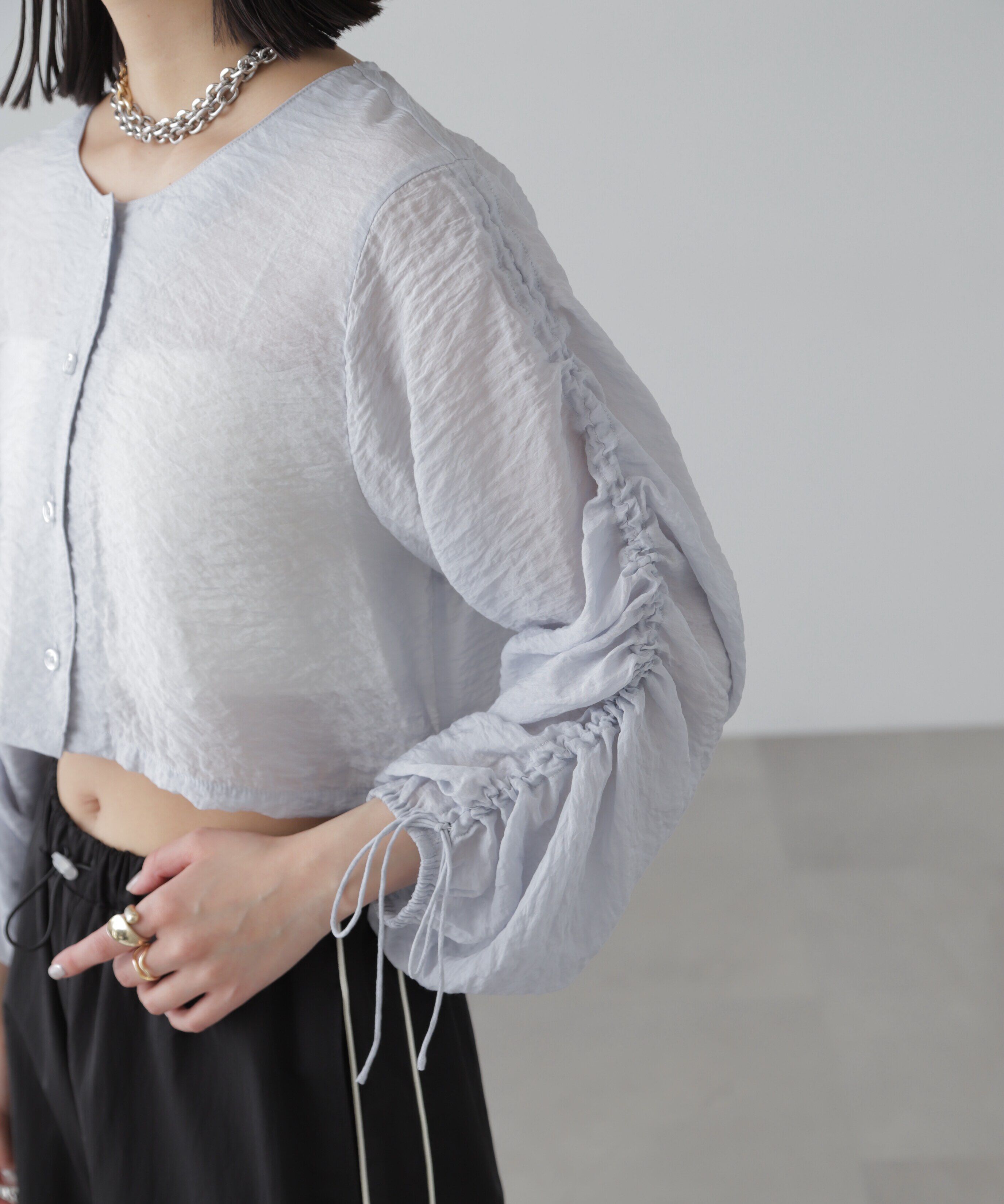  「［グレーカラーWEB限定］袖ドロストギャザーボレロ」|シャツ・ブラウス|