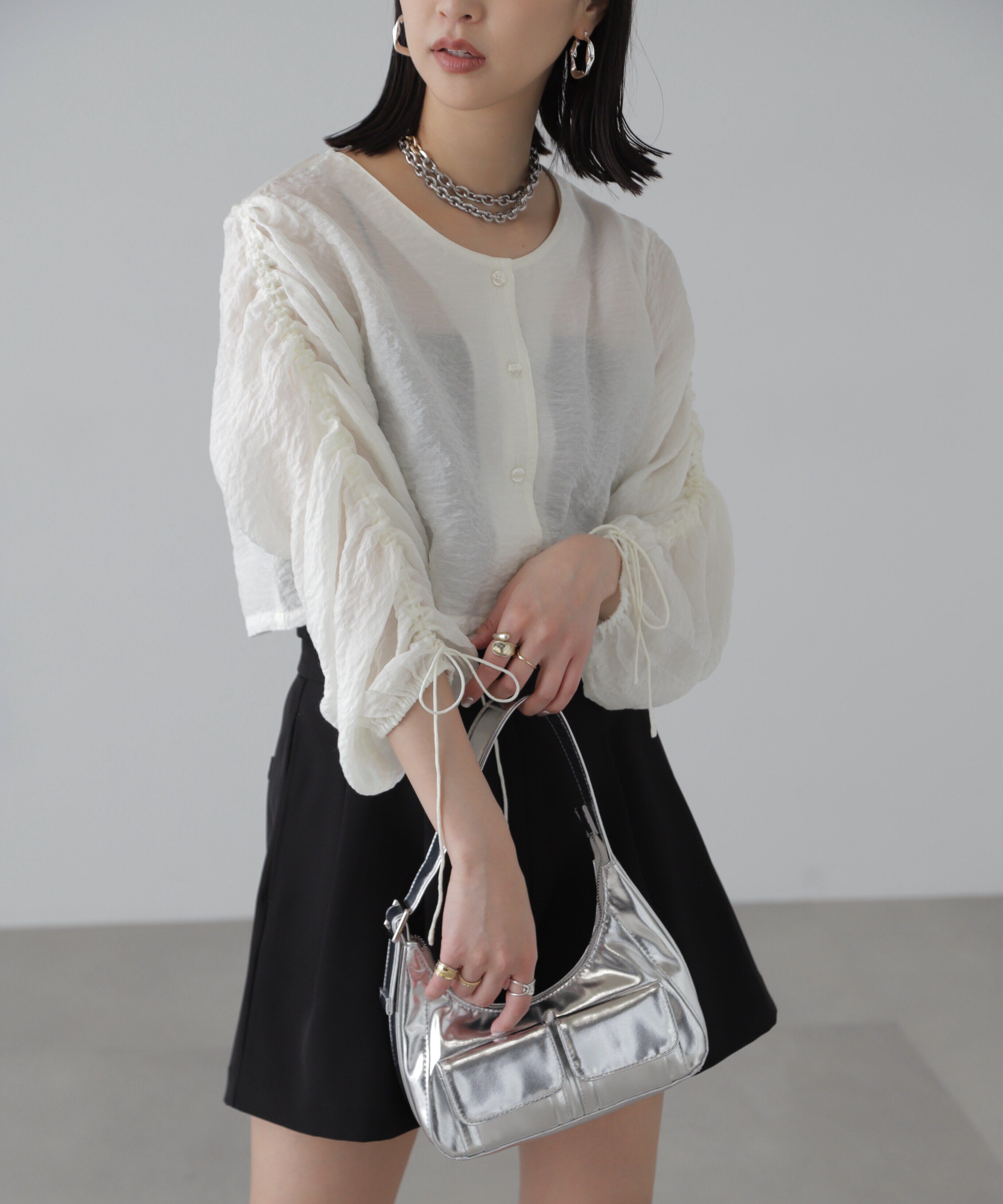  「［グレーカラーWEB限定］袖ドロストギャザーボレロ」|シャツ・ブラウス|オフ