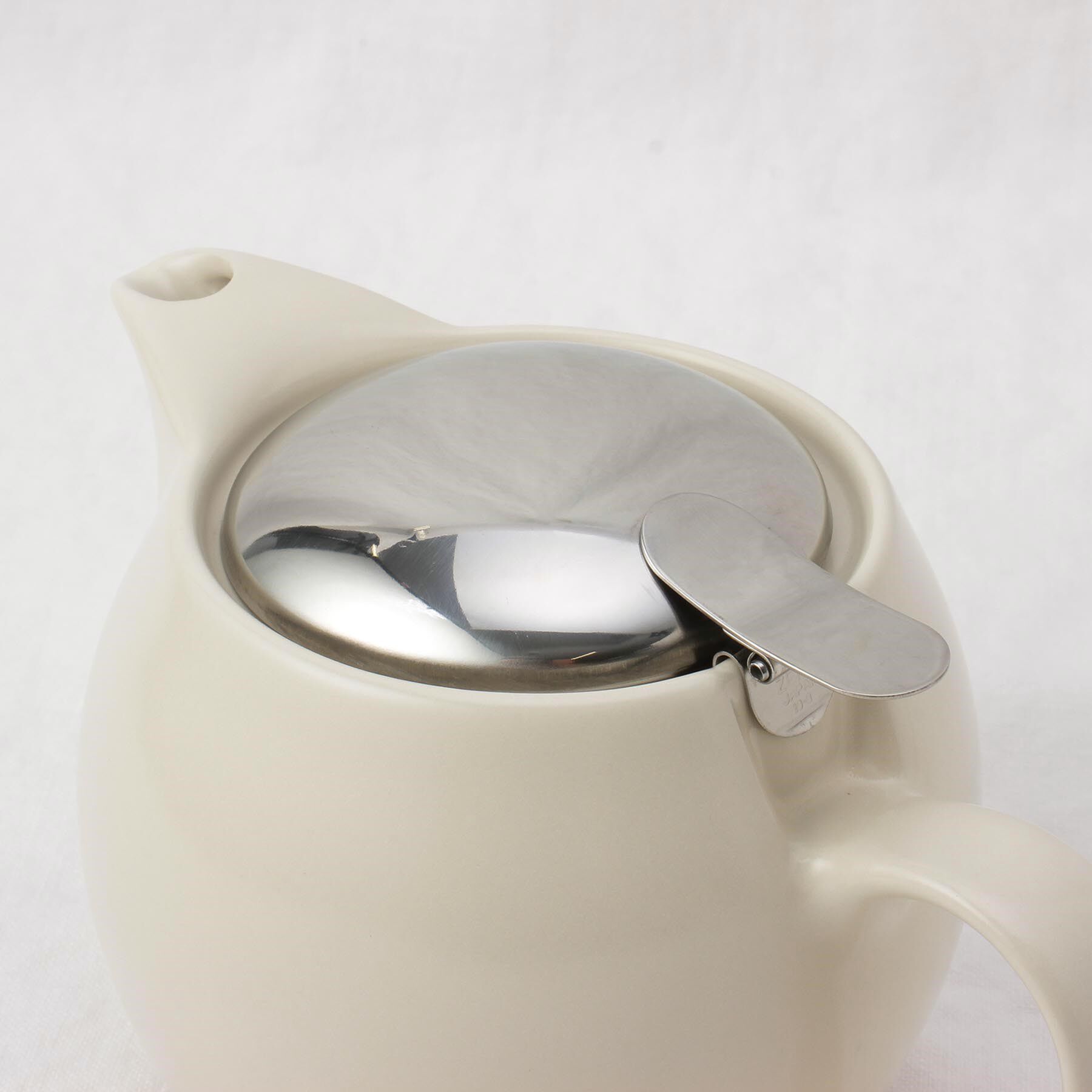 212 KITCHEN STORE「ユニバーサルティーポット3人用 シルキーアイボリー ＜ZEROJAPAN ゼロジャパン＞」|食器・キッチングッズ|