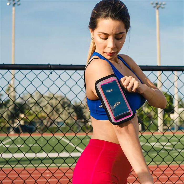 BACKYARD FAMILY「アームバンド スマホ ランニング 通販 アーム バンド スマートフォン 防水 揺れにくい 小物収納」|スポーツ|