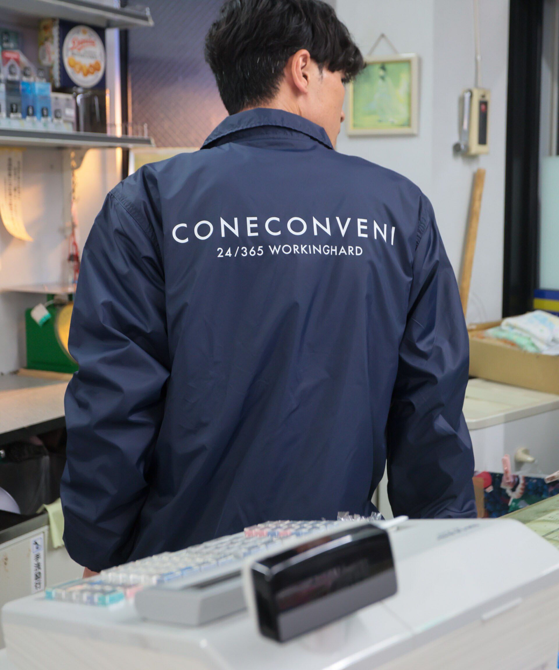 nano･universe「こねこフィルム xナノユニバースコラボ「CONECONVENI」コーチジャケット」|ブルゾン・スタジャン|