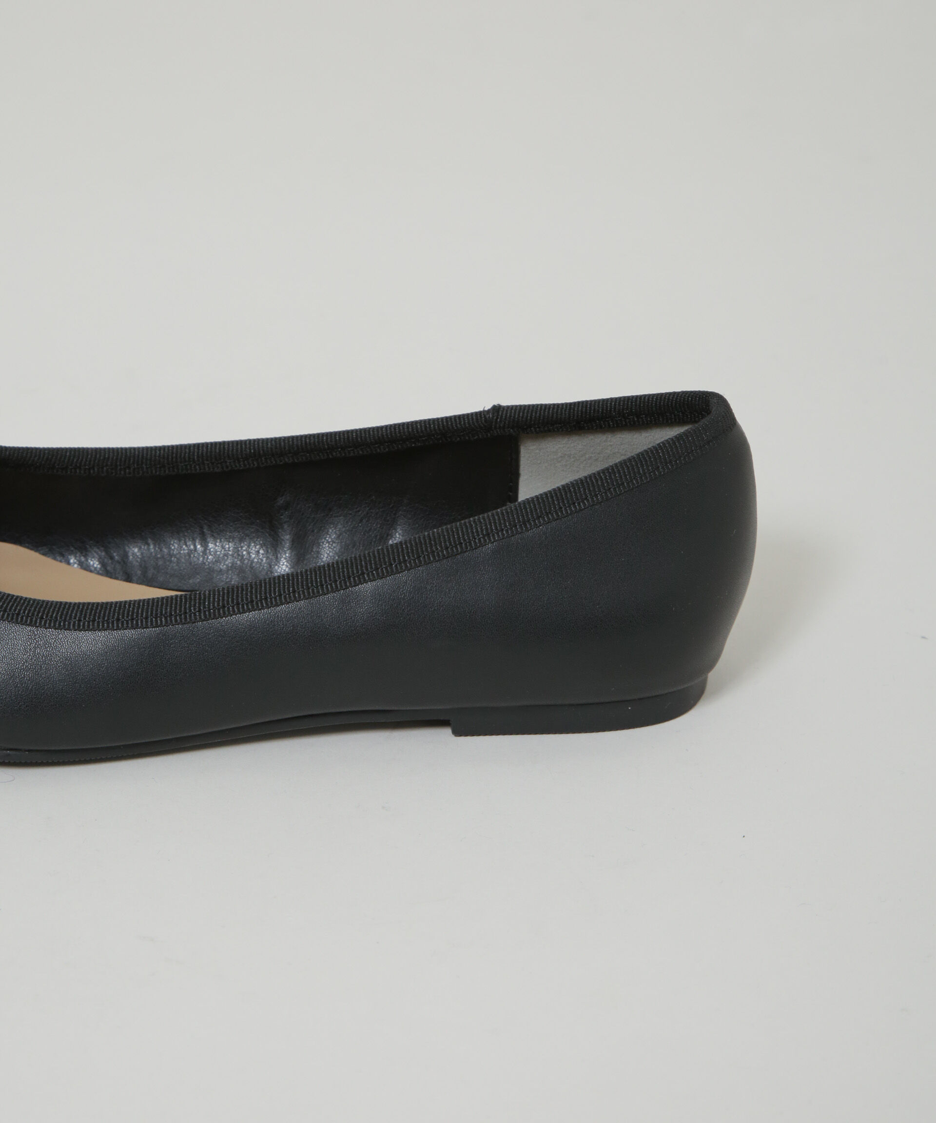 nano･universe「ポインテッドトゥリボンフラットパンプス」|ビジネス・ドレスシューズ|