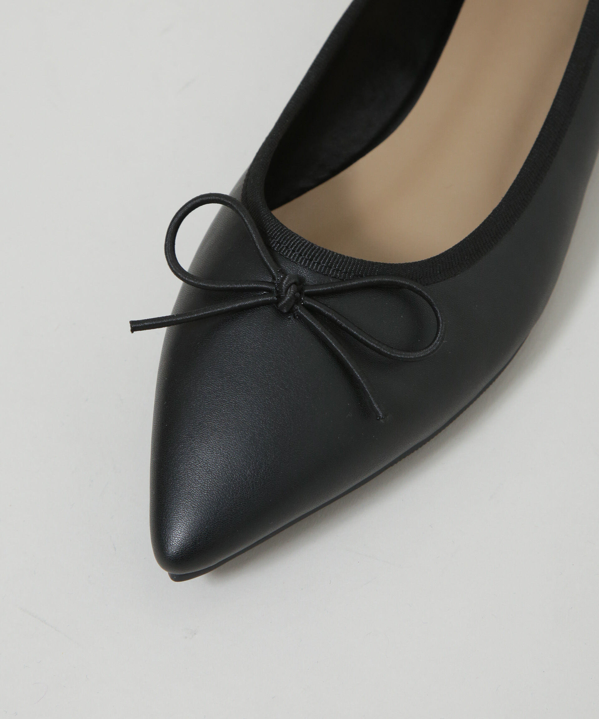 nano･universe「ポインテッドトゥリボンフラットパンプス」|ビジネス・ドレスシューズ|