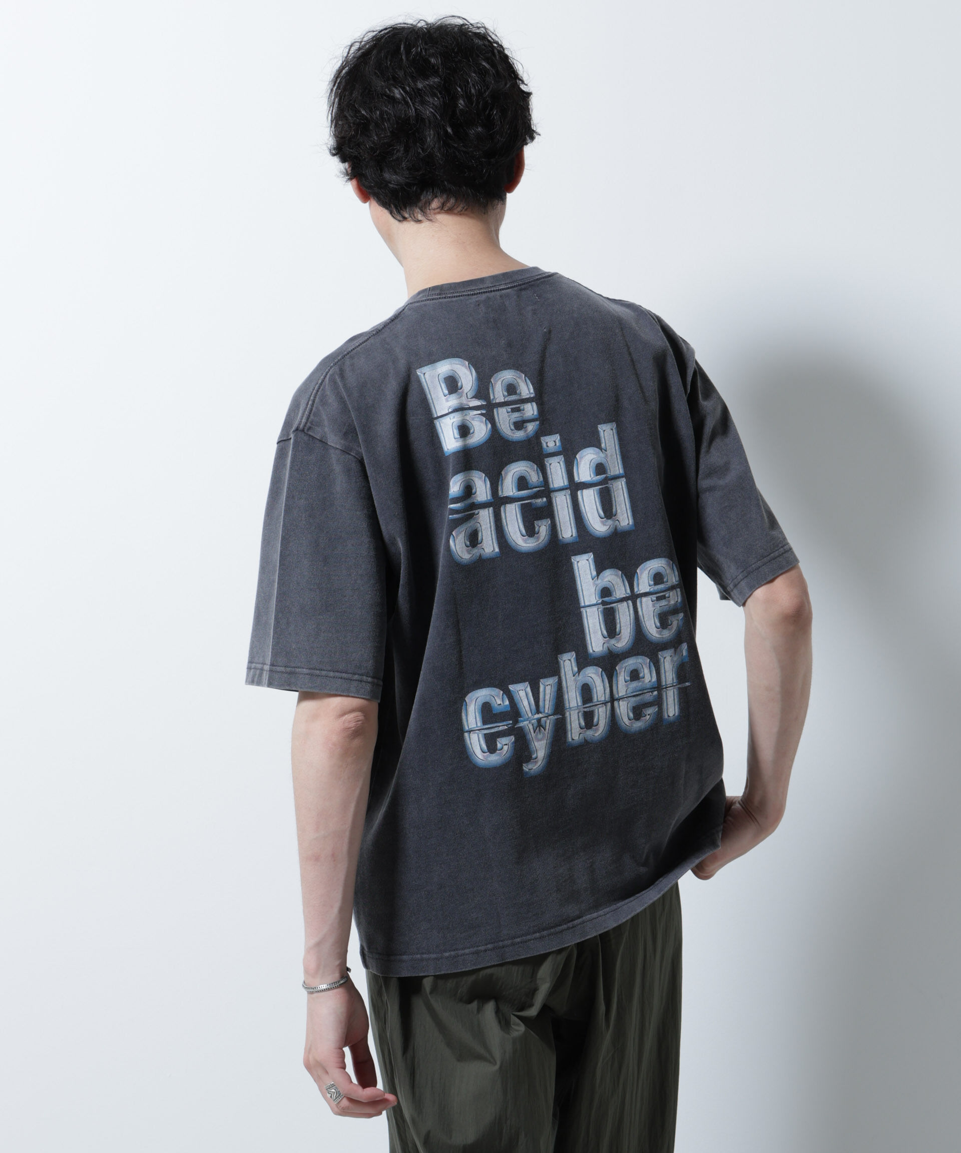 nano･universe「「A-C-Z」ピグメントグラフィックTシャツ 半袖」|Tシャツ・カットソー|パターン1