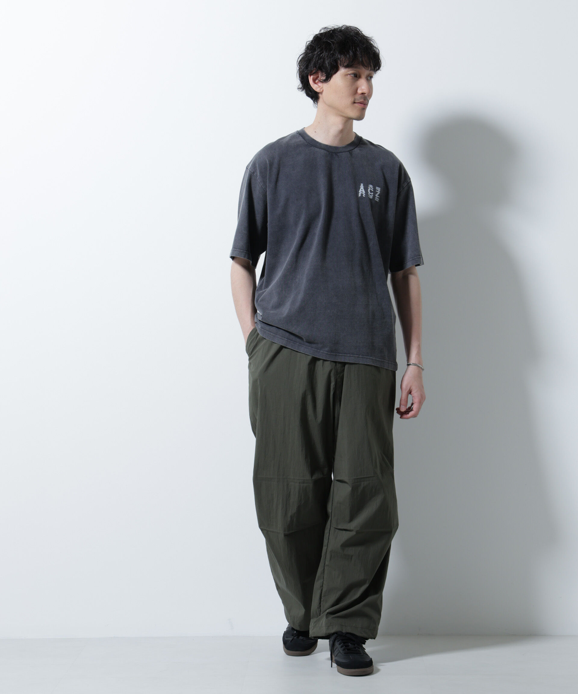 nano･universe「「A-C-Z」ピグメントグラフィックTシャツ 半袖」|Tシャツ・カットソー|