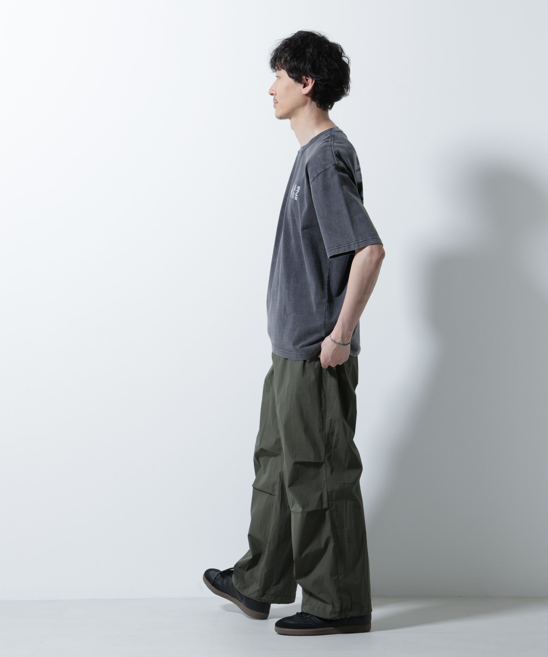 nano･universe「「A-C-Z」ピグメントグラフィックTシャツ 半袖」|Tシャツ・カットソー|