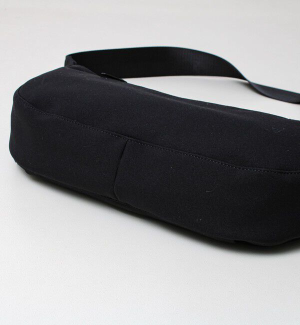 GLOSTER「【Un coeur/アンクール】CROISSANT SHOULDER」|ショルダー・メッセンジャー|