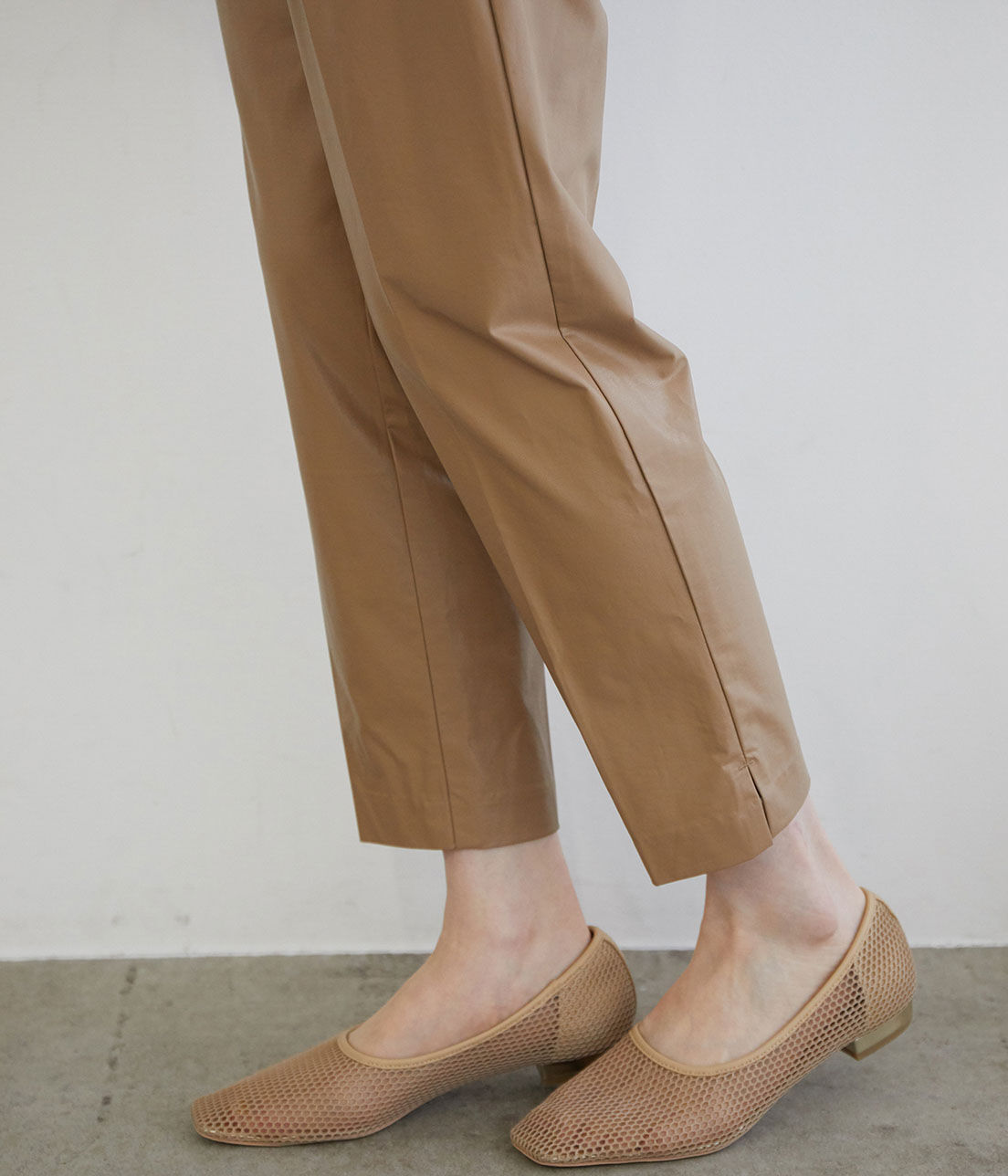 VIS「【ヴィーガンエコレザー】ウエストイージーテーパードパンツ」|その他|