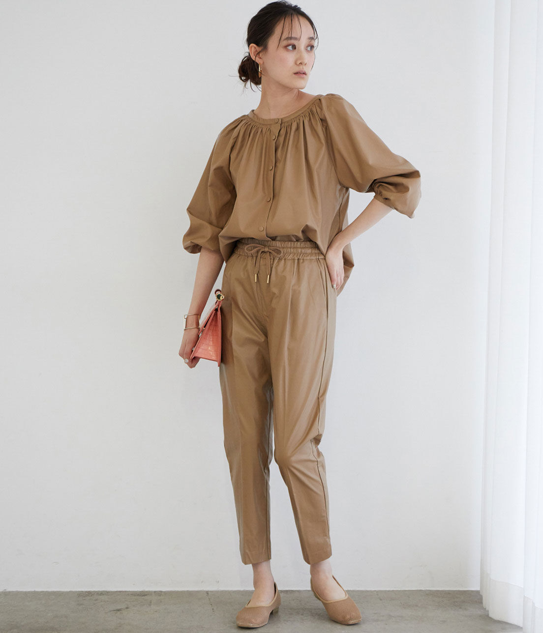 VIS「【ヴィーガンエコレザー】ウエストイージーテーパードパンツ」|その他|