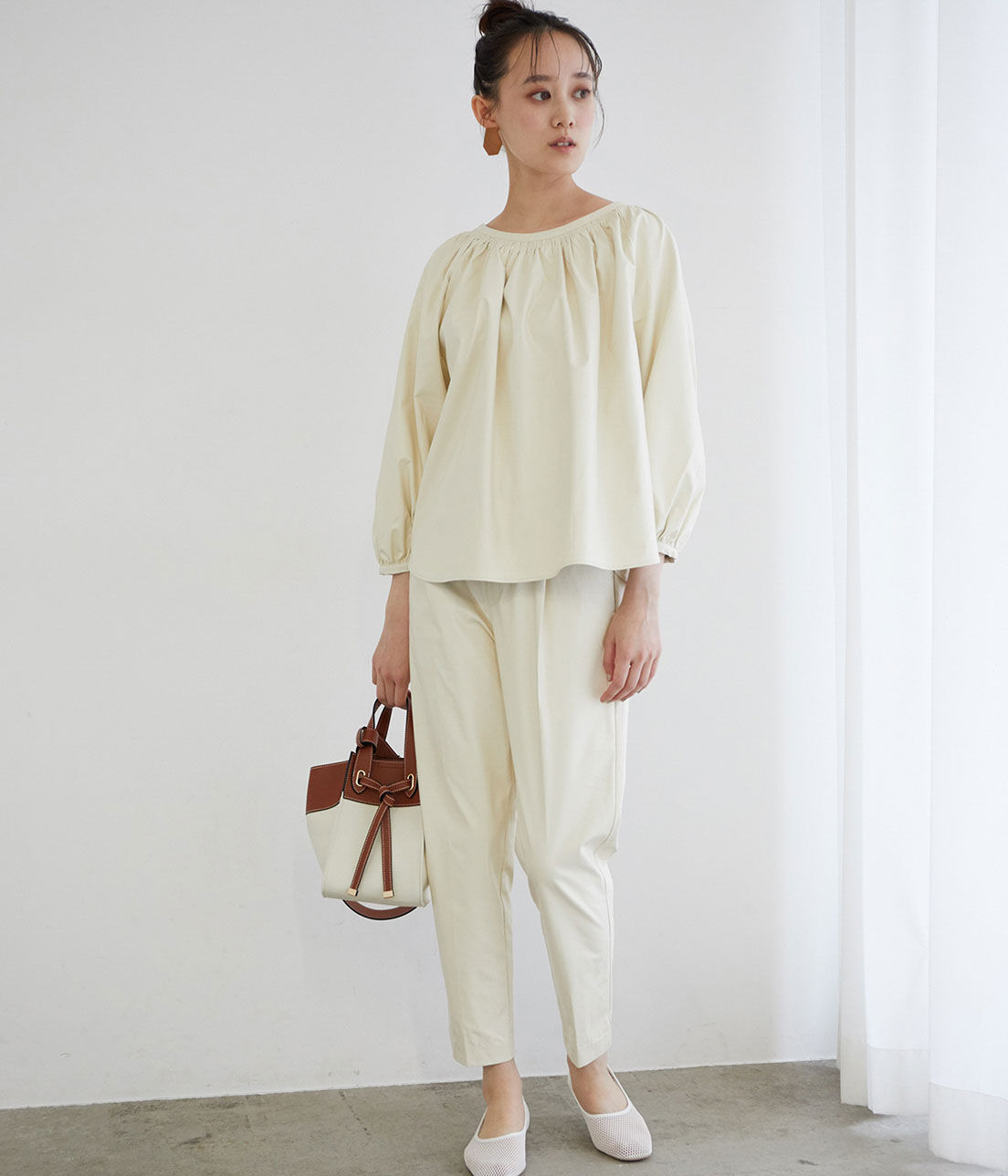 VIS「【ヴィーガンエコレザー】ウエストイージーテーパードパンツ」|その他|