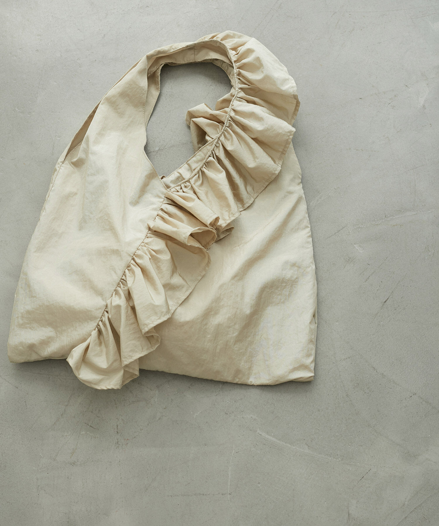 ADAM ET ROPE'「【サステナブル】ギャザーフリルバッグ」|トートバッグ|