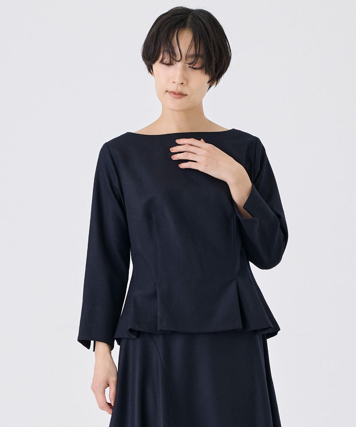 INED「《大きいサイズ》ハイカウントフラノ ウエストタックブラウス」|シャツ・ブラウス|ネイビー