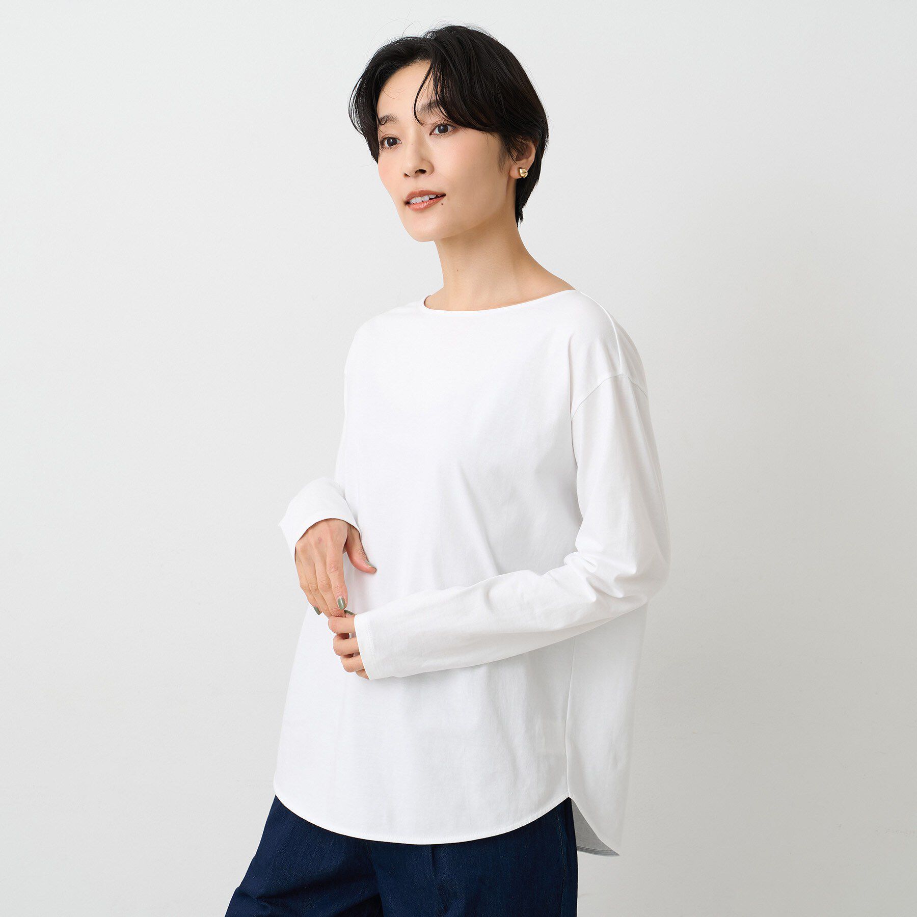 UNTITLED「【洗える/ロンTシャツ】ラウンドテールジャージプルオーバー」|Tシャツ・カットソー|ホワイト(001)