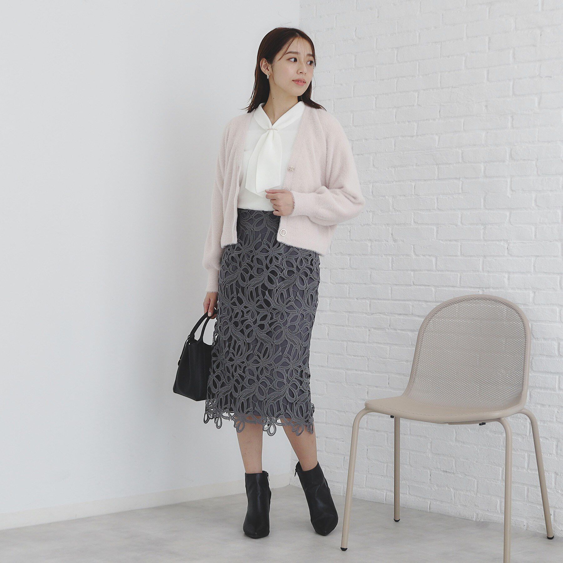 index「《美人百花掲載》ラメフェザーヤーンカーディガン【洗濯機洗い可】」|カーディガン|