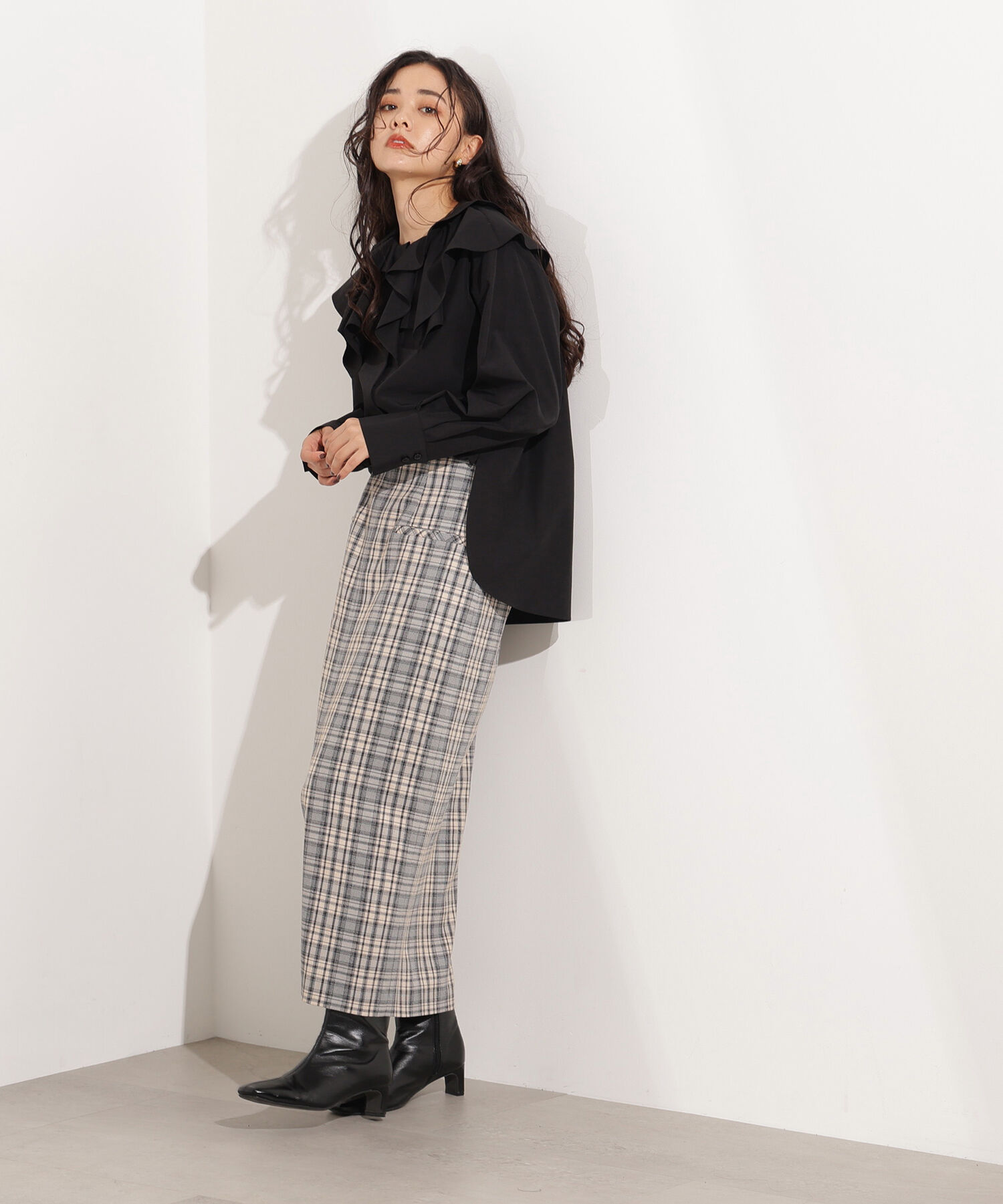  「ﾊｲｳｴｽﾄﾁｪｯｸﾅﾛｰｽｶｰﾄ《ﾌﾞﾗｳﾝ系:LUMINE･LUCUA･official s」|スカート|