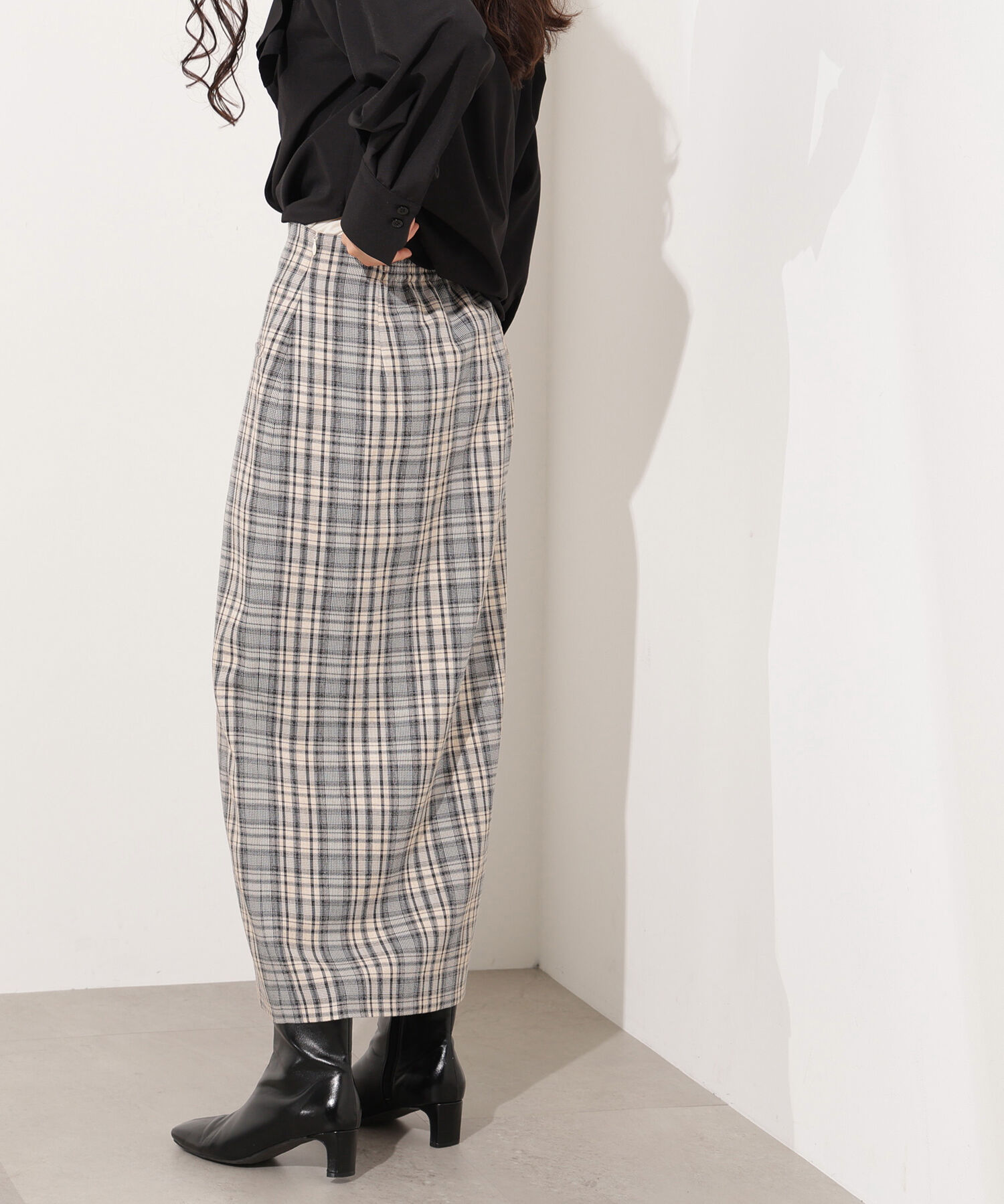  「ﾊｲｳｴｽﾄﾁｪｯｸﾅﾛｰｽｶｰﾄ《ﾌﾞﾗｳﾝ系:LUMINE･LUCUA･official s」|スカート|