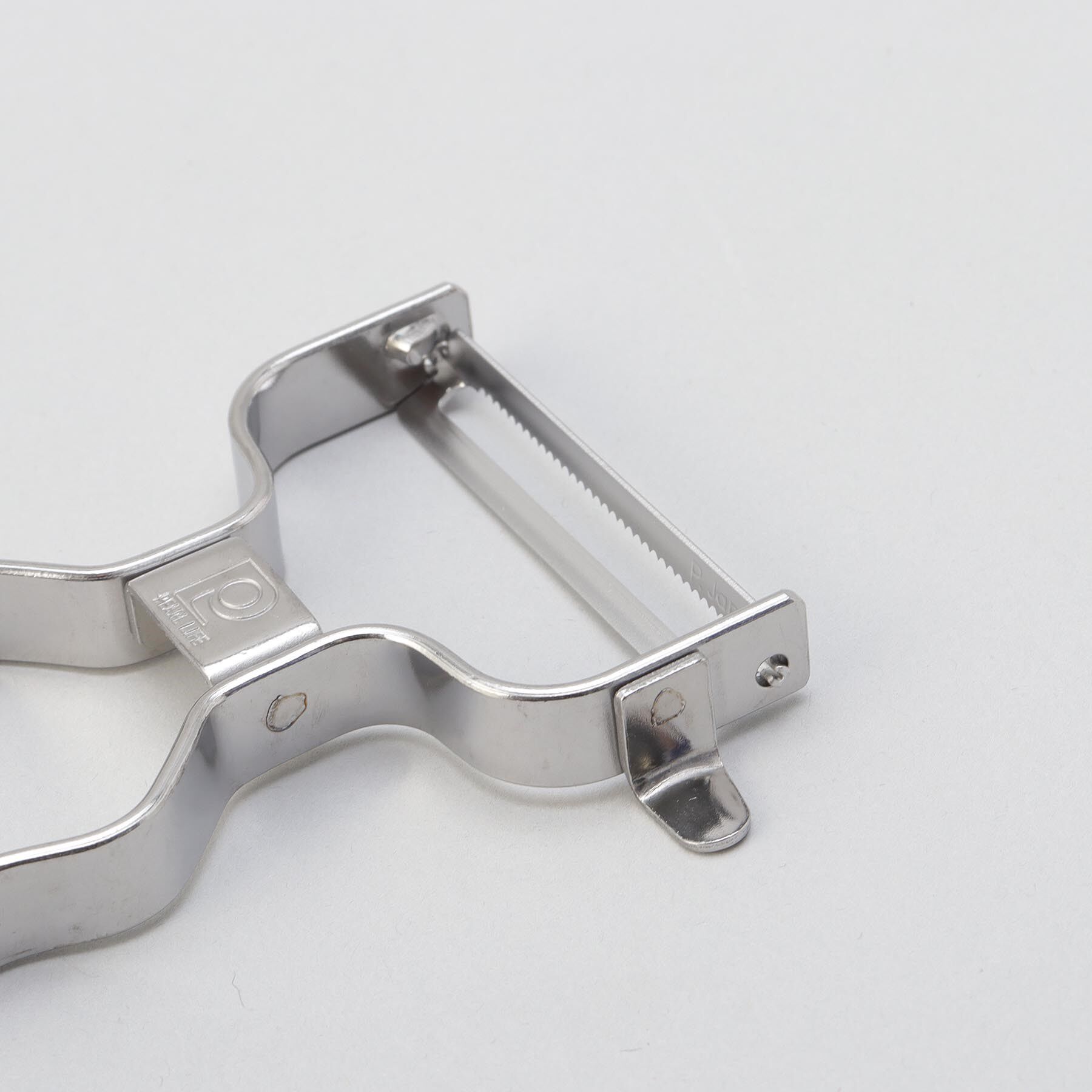 212 KITCHEN STORE「Simple Use 波型グリップステンレス製薄皮ピーラー」|食器・キッチングッズ|