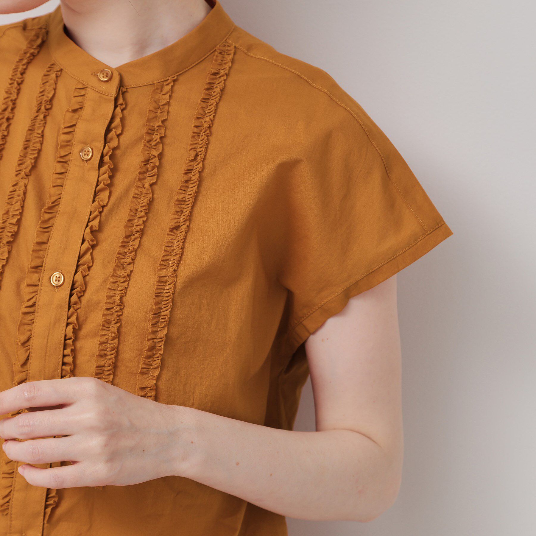 SunaUna「【コンパクトフリル／3色展開】フレンチスリーブブラウス」|シャツ・ブラウス|