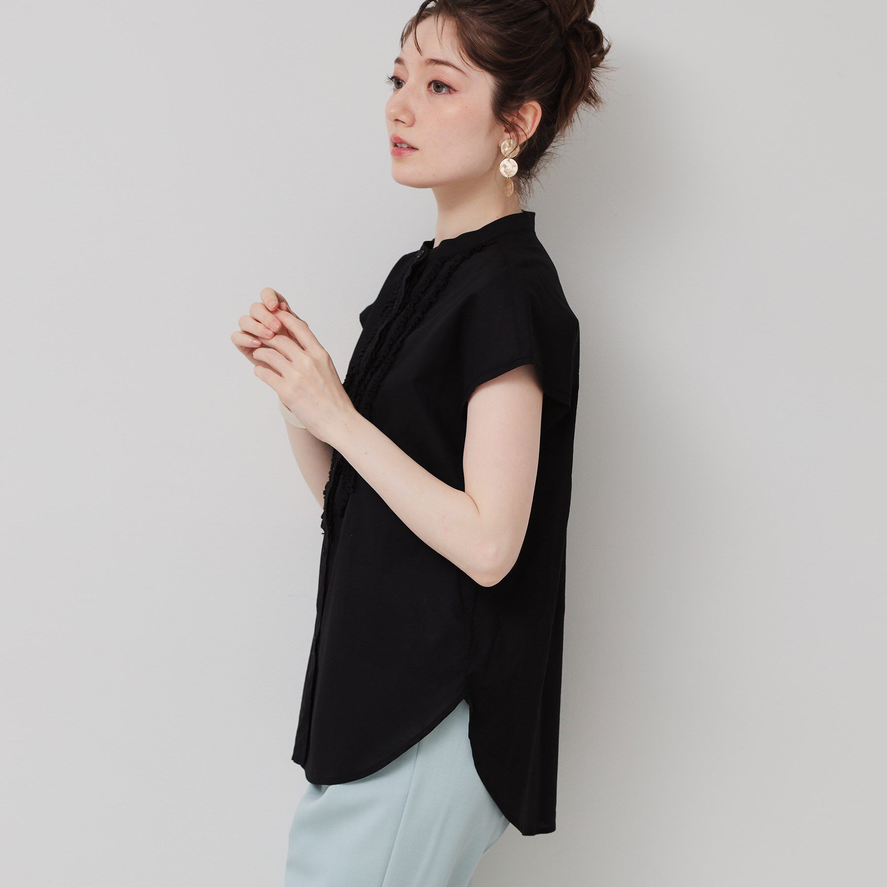 SunaUna「【コンパクトフリル／3色展開】フレンチスリーブブラウス」|シャツ・ブラウス|ブラック(019)