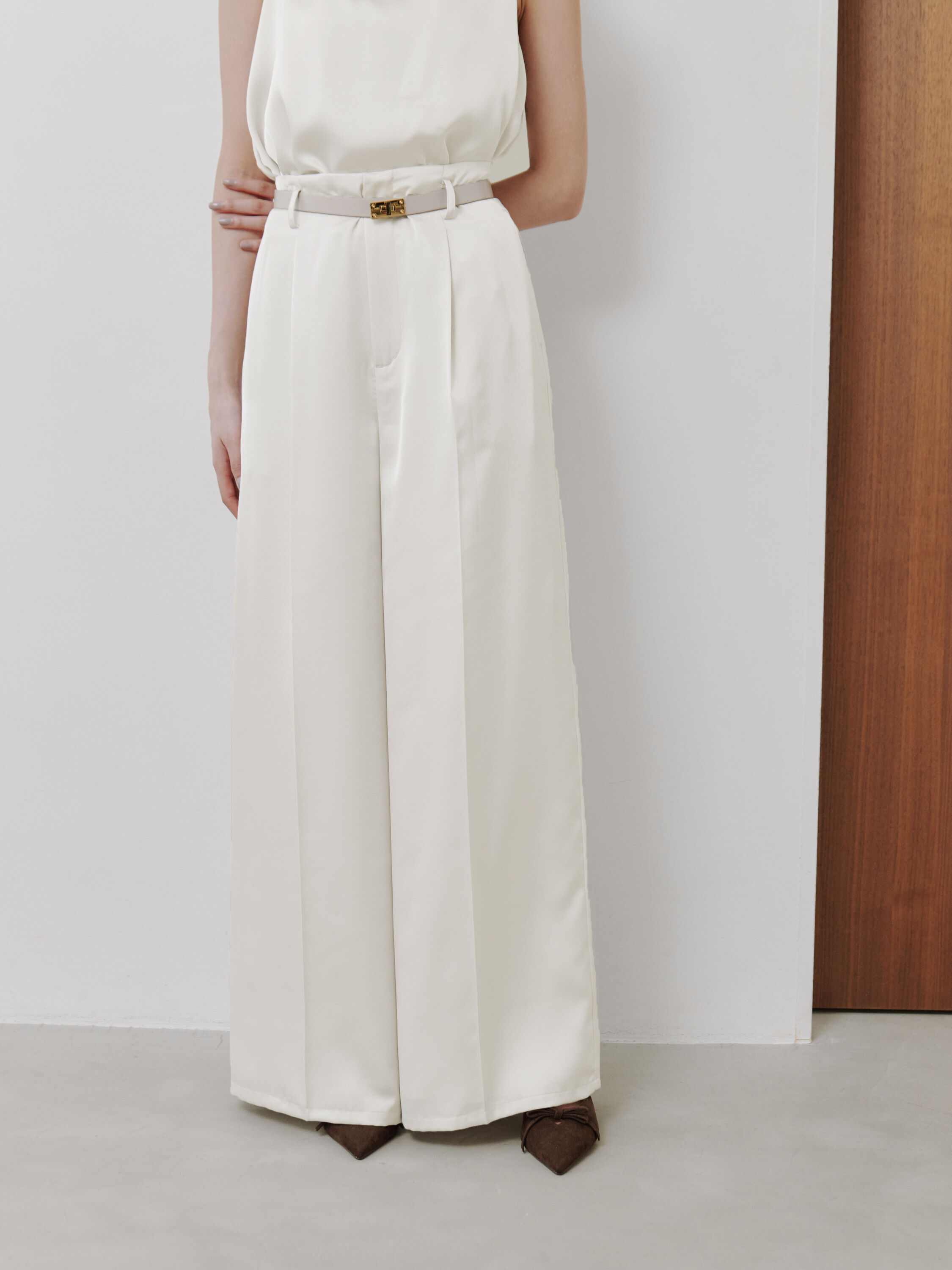 SNIDEL「サテンワイドパンツ」|チノ|